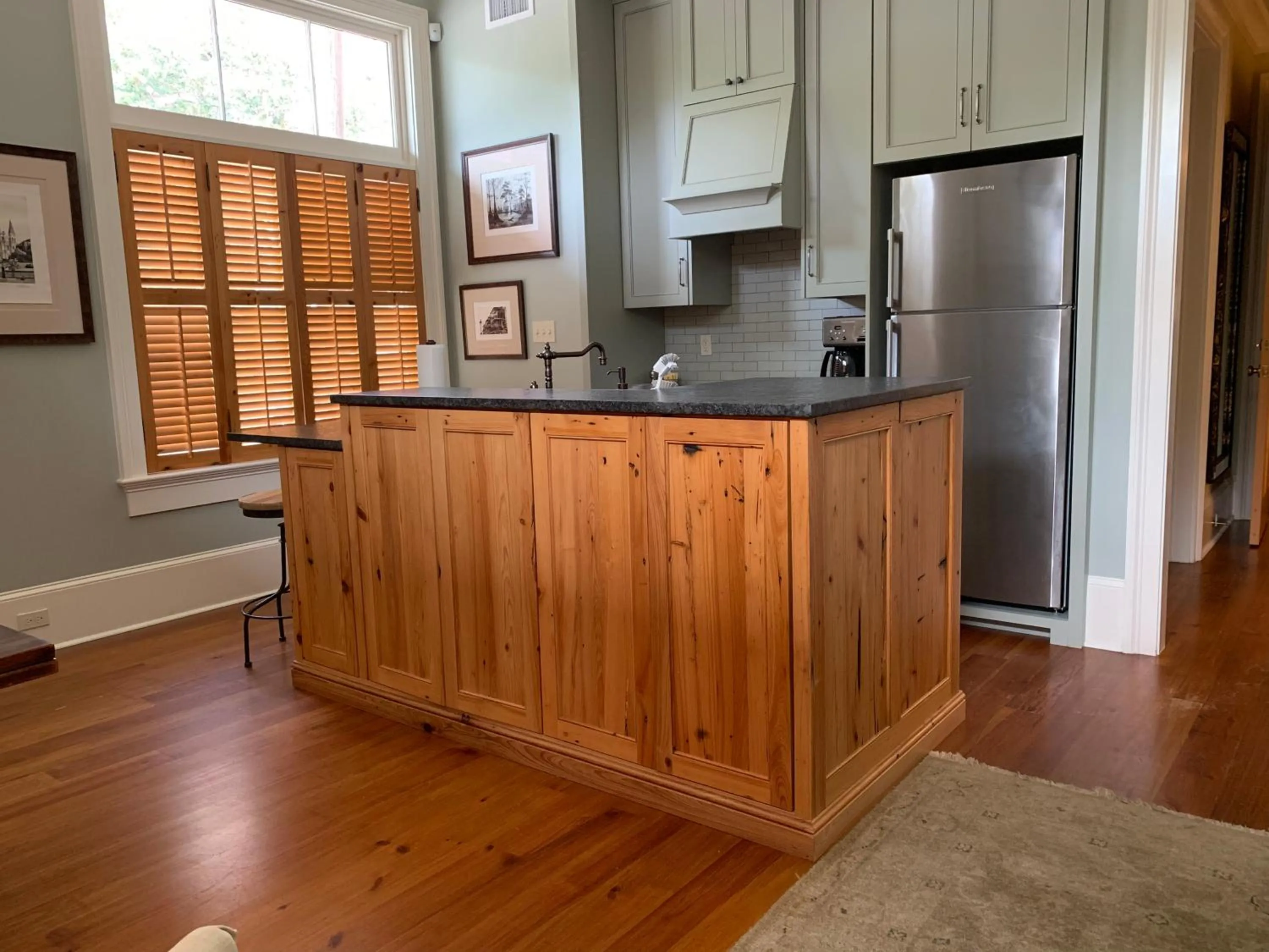 Kitchen or kitchenette in Terrell House Bed and Breakfast
