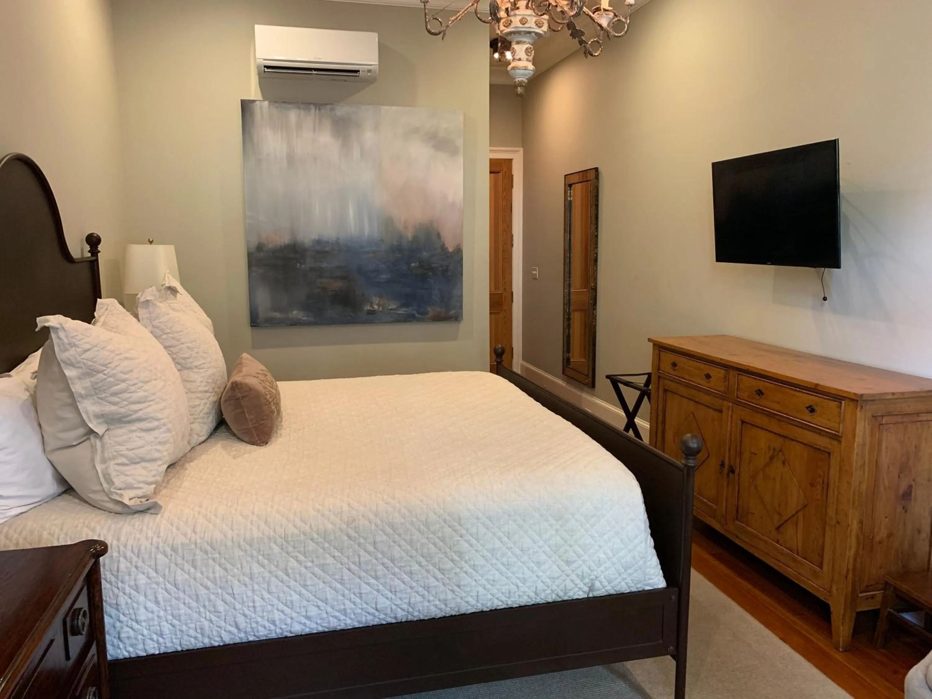 Bed in Terrell House Bed and Breakfast