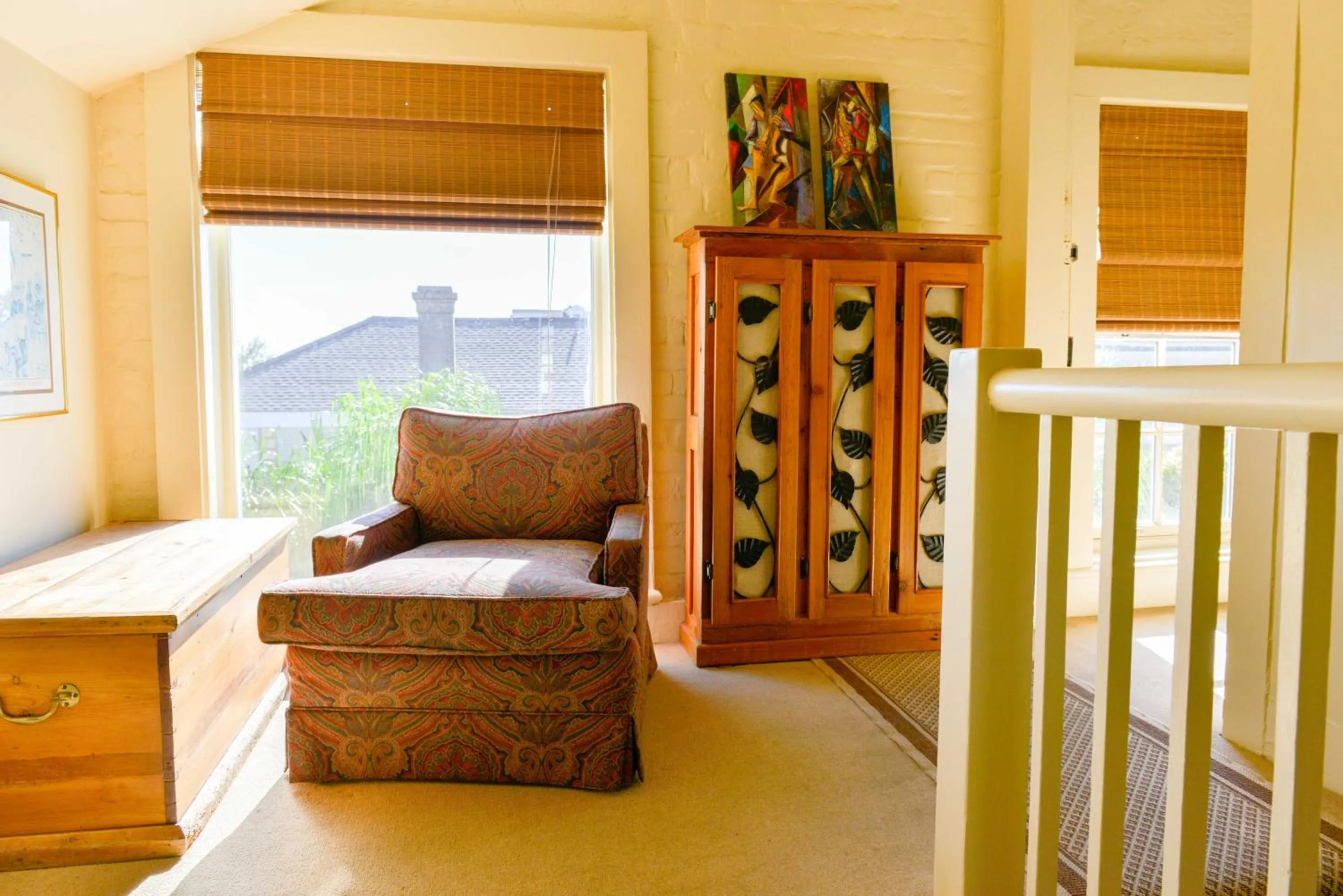 Communal lounge/ TV room in Terrell House Bed and Breakfast