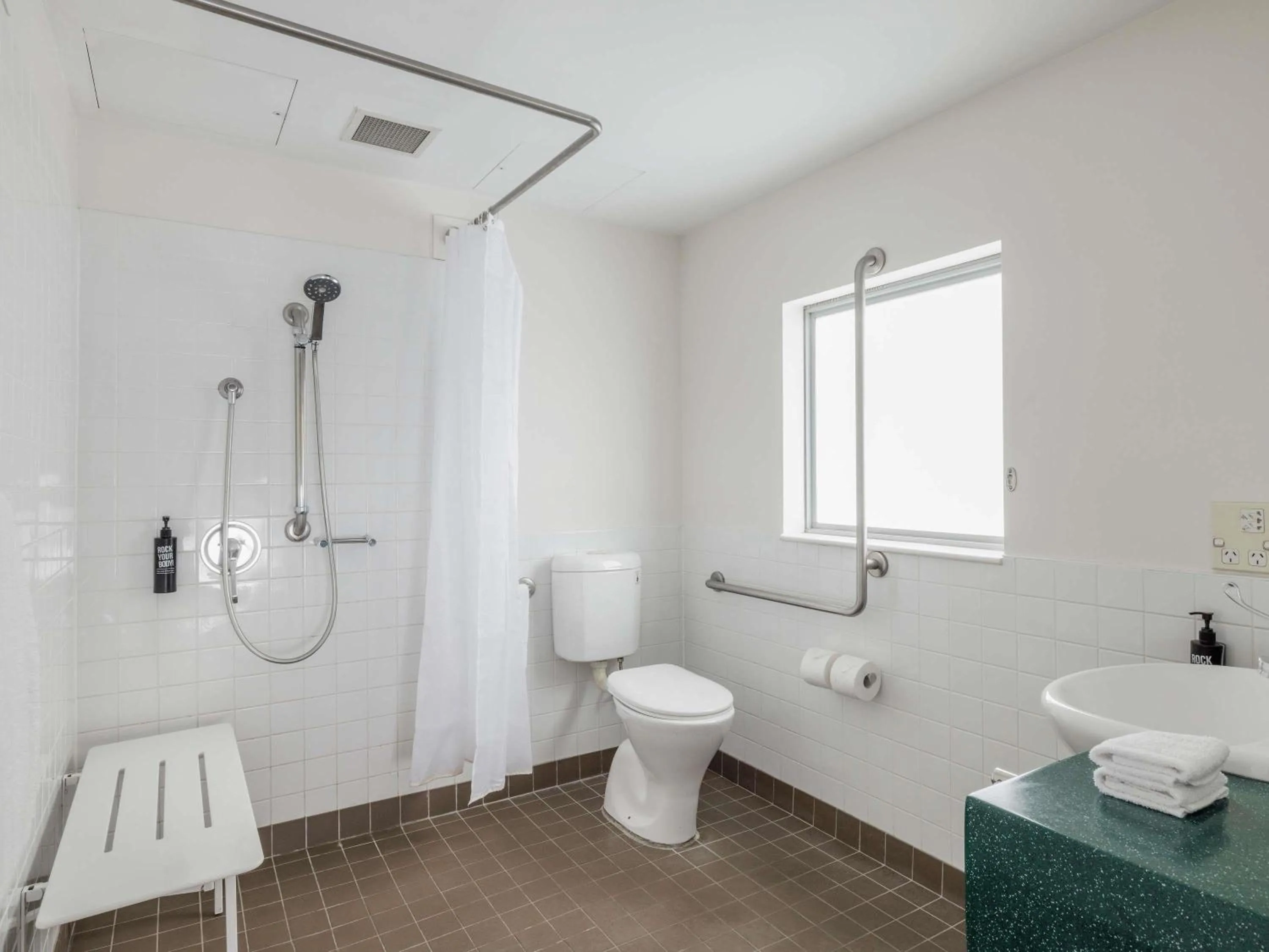 Bedroom in ibis Sydney Olympic Park