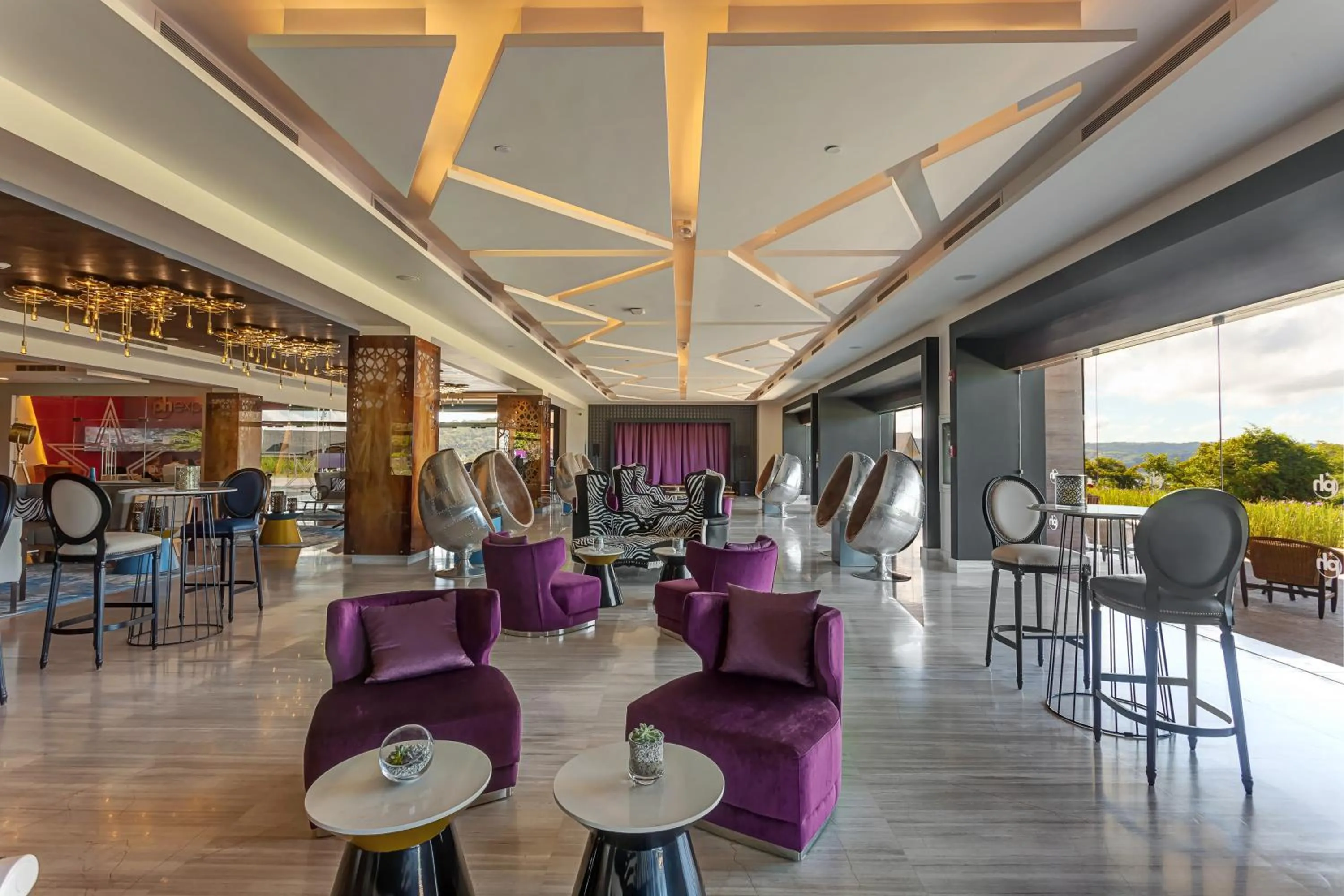 Lounge or bar in Planet Hollywood Costa Rica by Royalton, An Autograph Collection All-Inclusive Resort