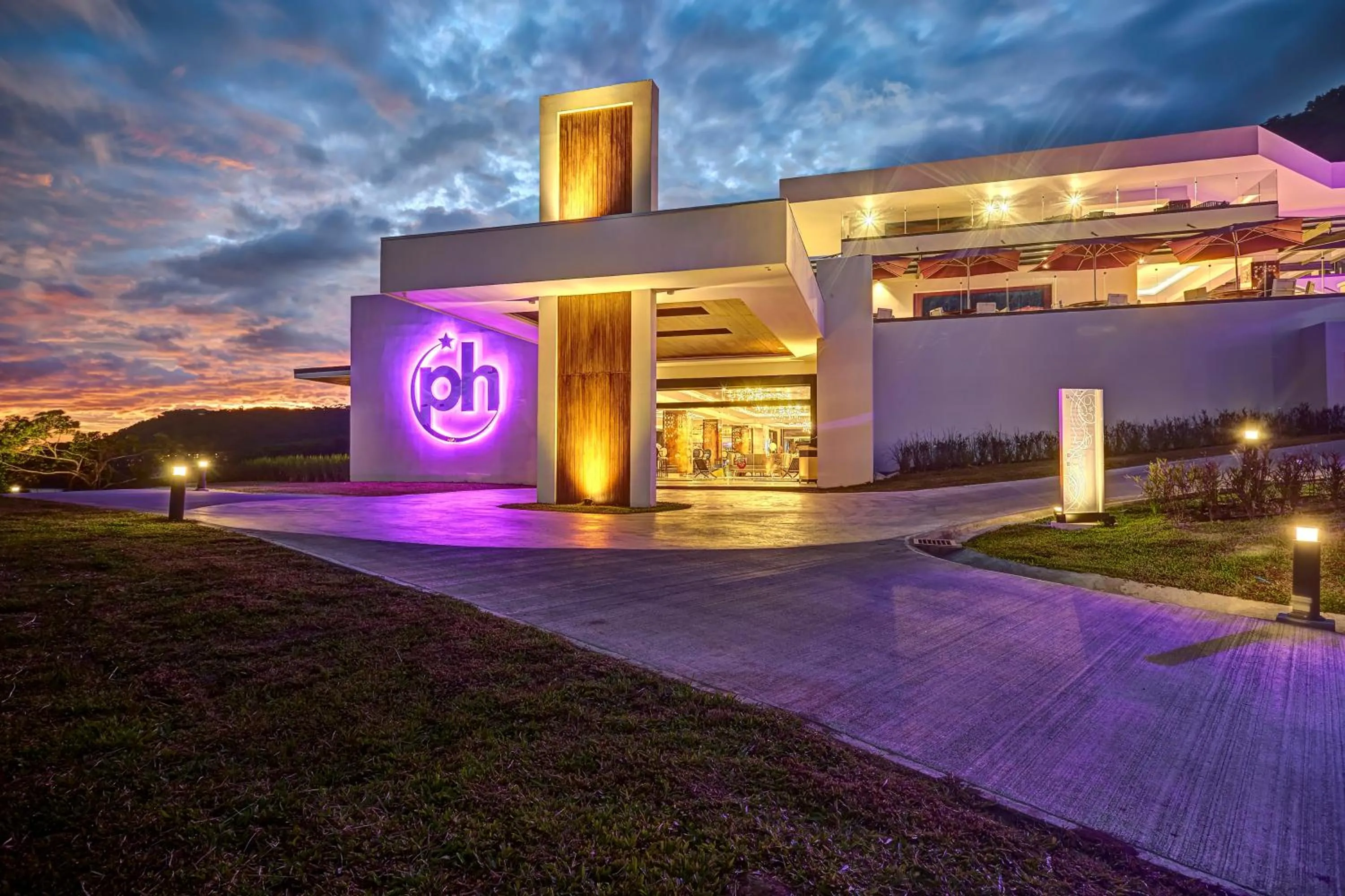 Facade/entrance in Planet Hollywood Costa Rica by Royalton, An Autograph Collection All-Inclusive Resort