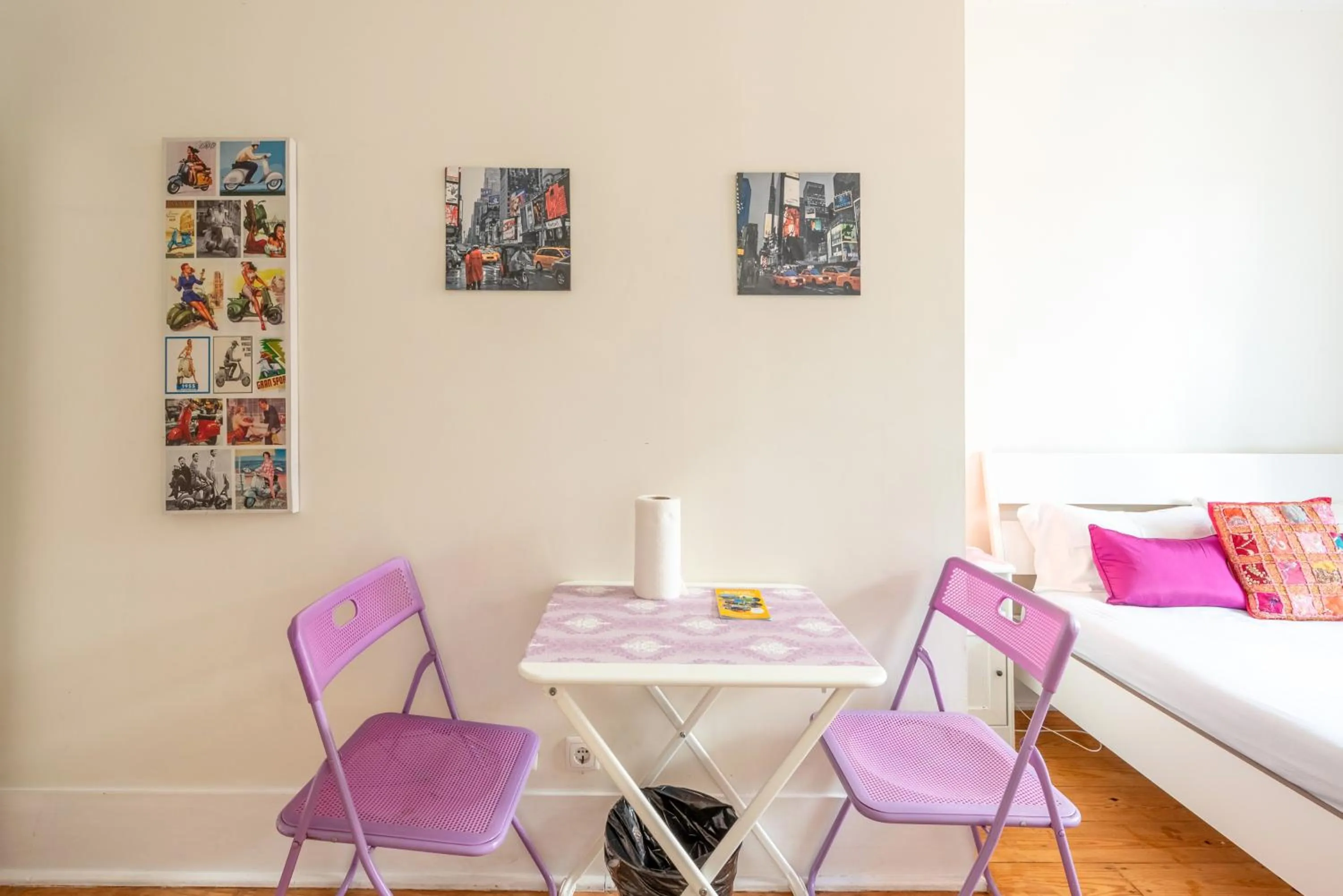 Bed in Happy at Chiado