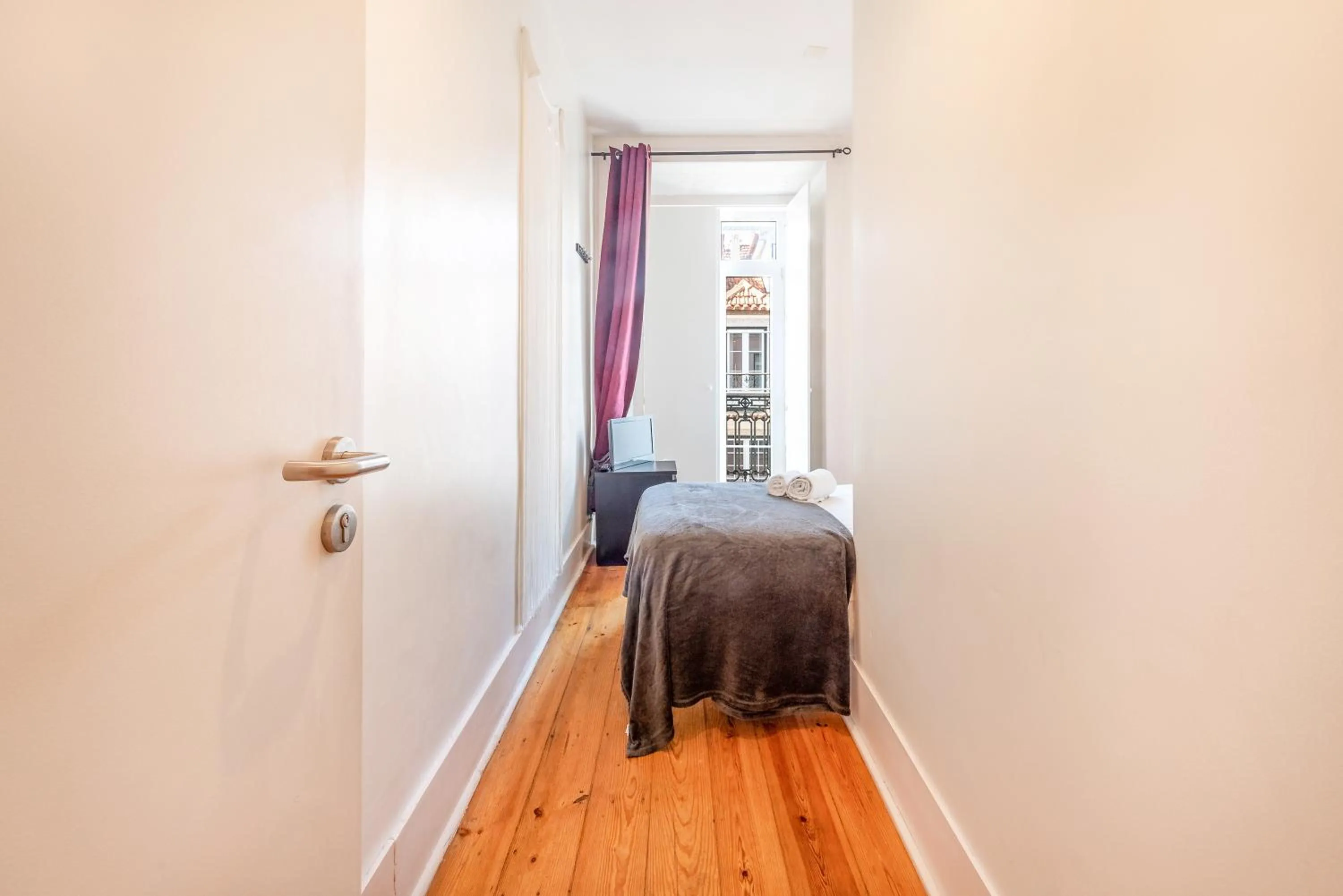 Bed in Happy at Chiado