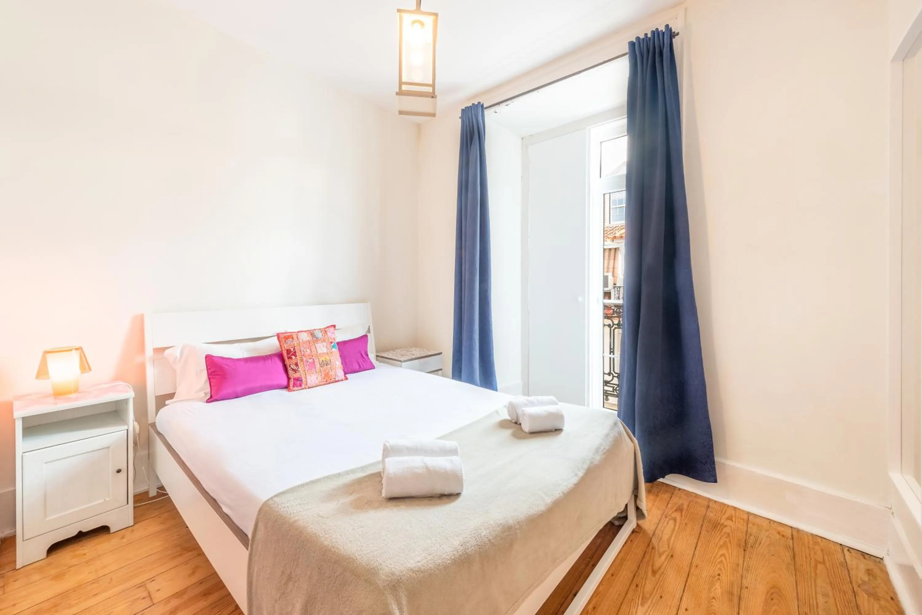 Bed in Happy at Chiado