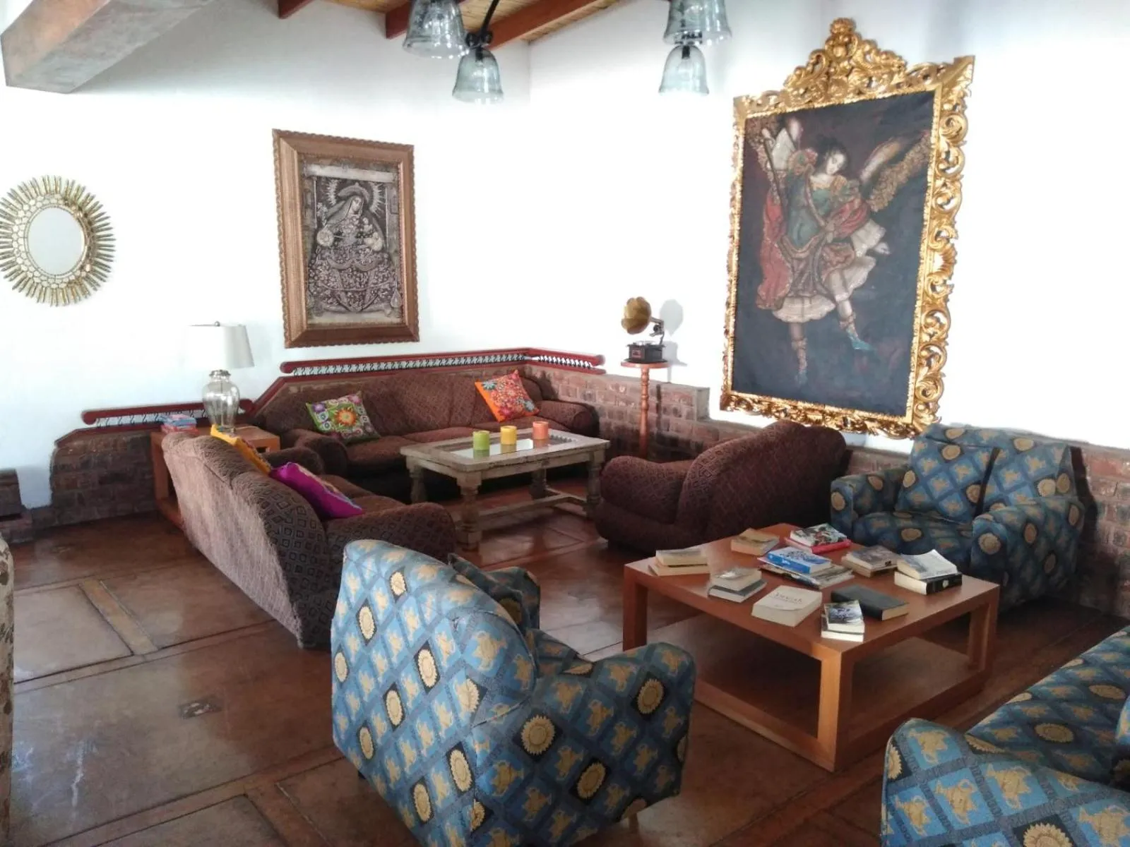 Communal lounge/ TV room in Casa Hacienda Nasca Oasis