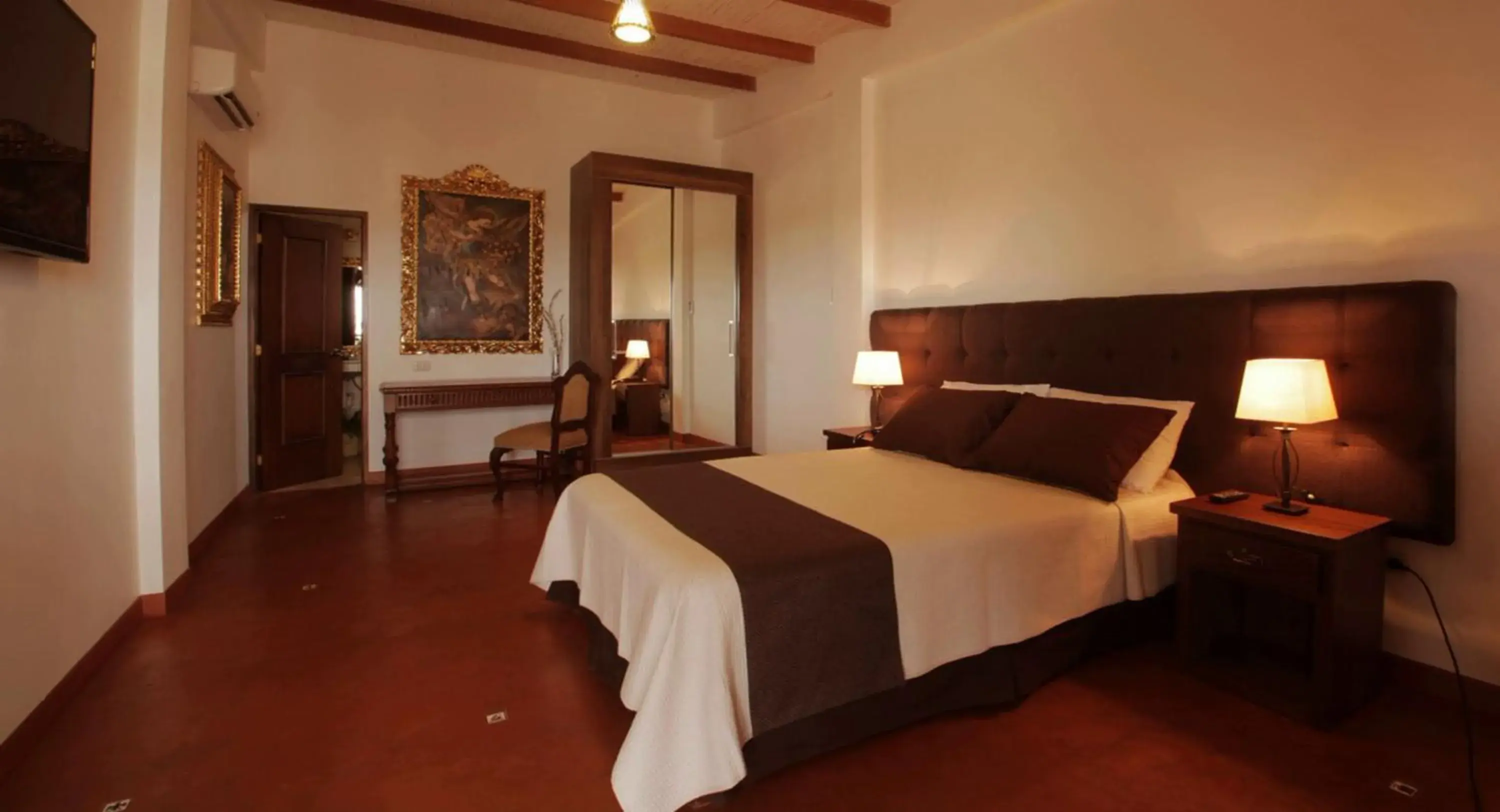 Standard Queen Room - single occupancy in Casa Hacienda Nasca Oasis Standard Queen Room - single occupancy in Casa Hacienda Nasca Oasis