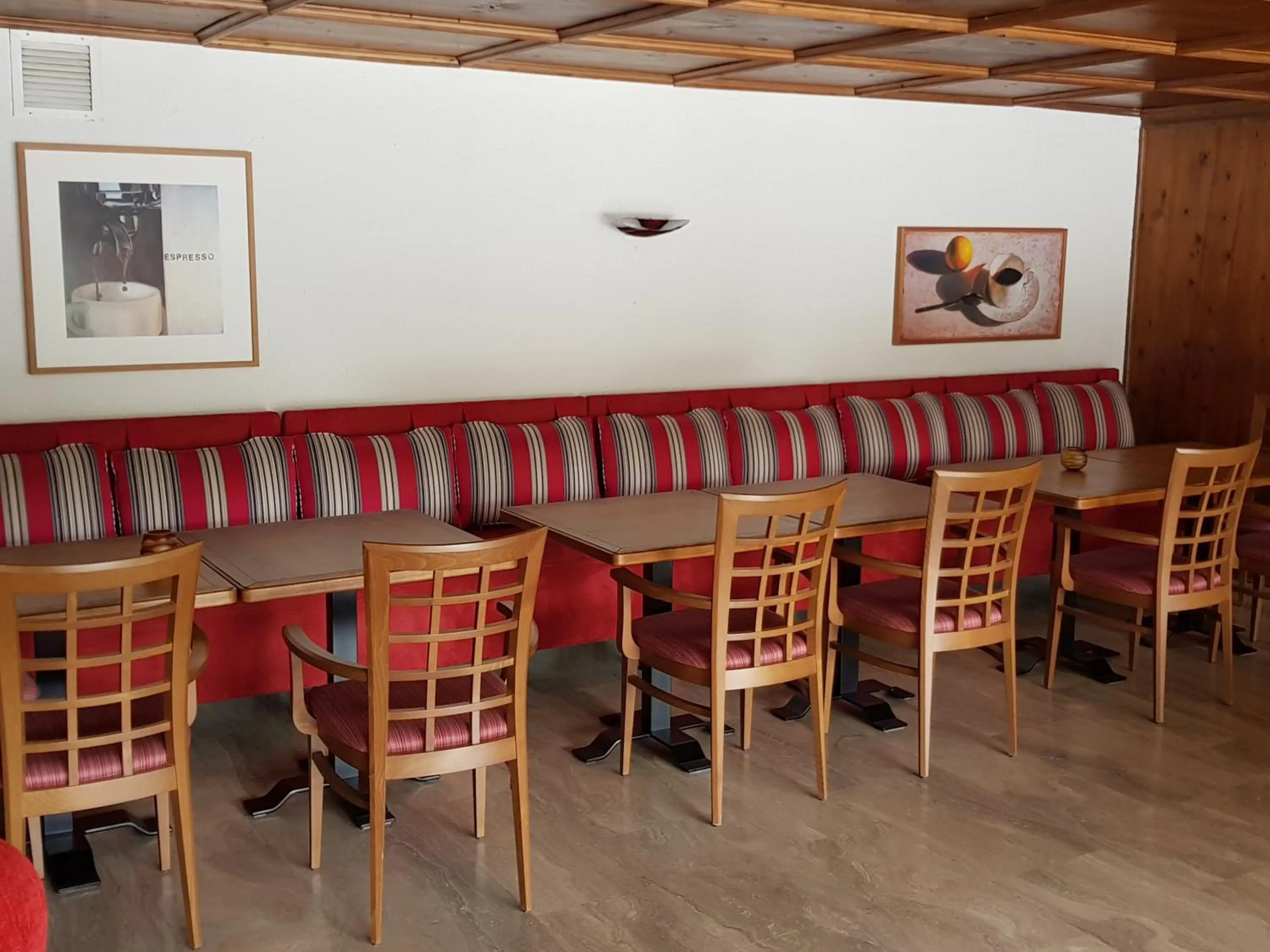 Restaurant/places to eat in Appartmenthaus Birkenwald