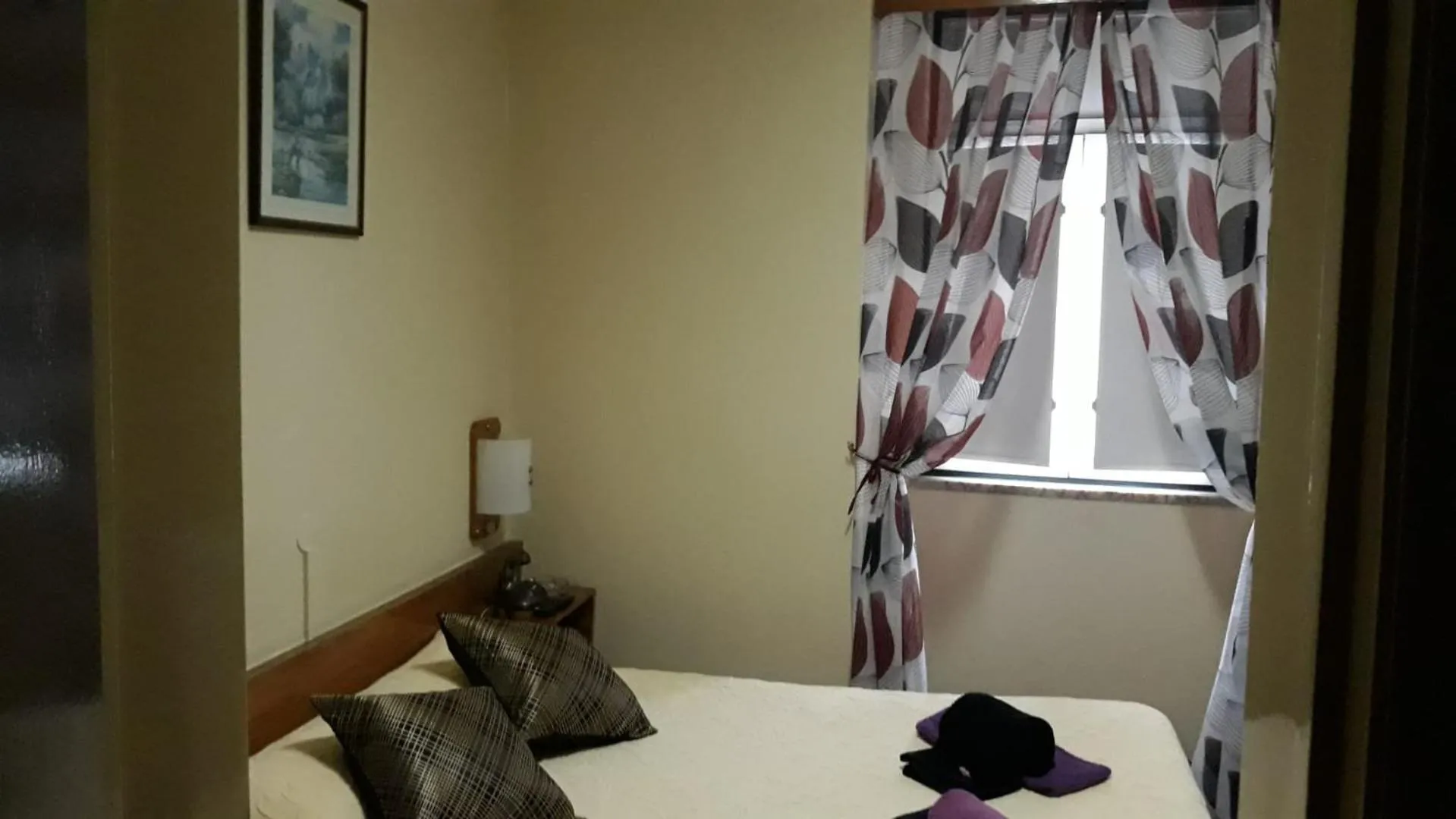 Bedroom, Bed in Pensao Residencial Flor dos Cavaleiros