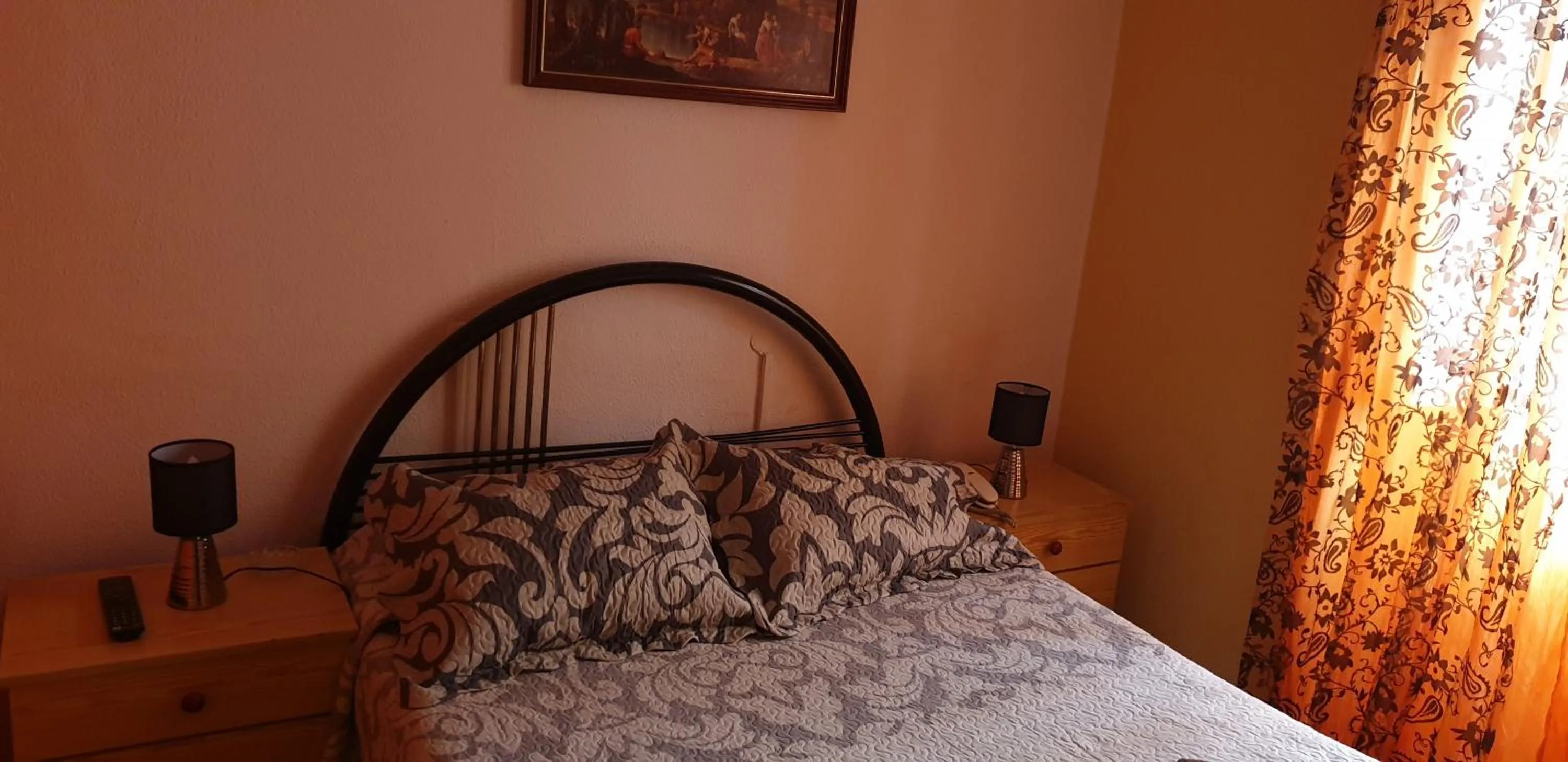 Photo of the whole room, Bed in Pensao Residencial Flor dos Cavaleiros