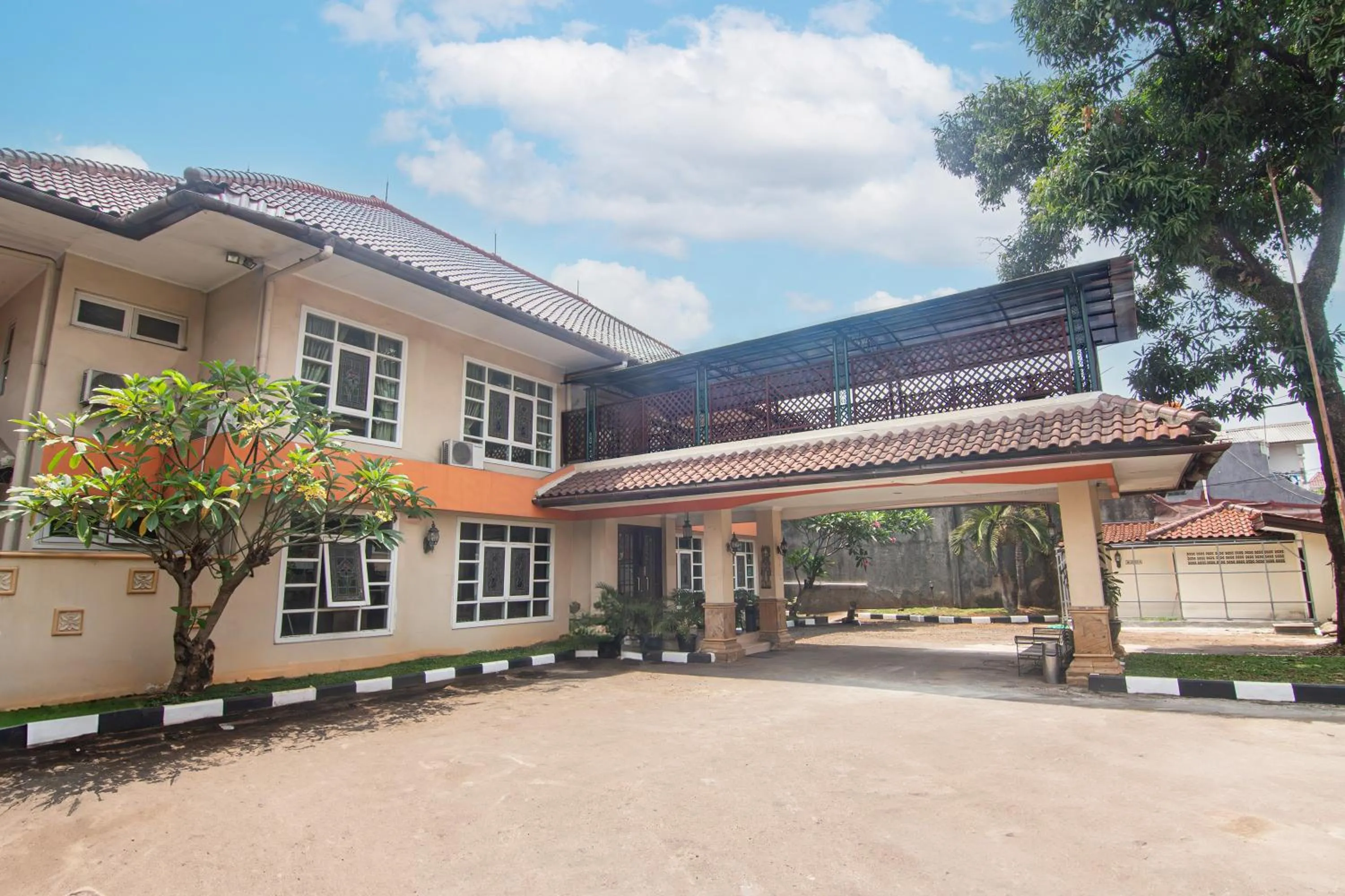 Property building in Puri Sawo Manila