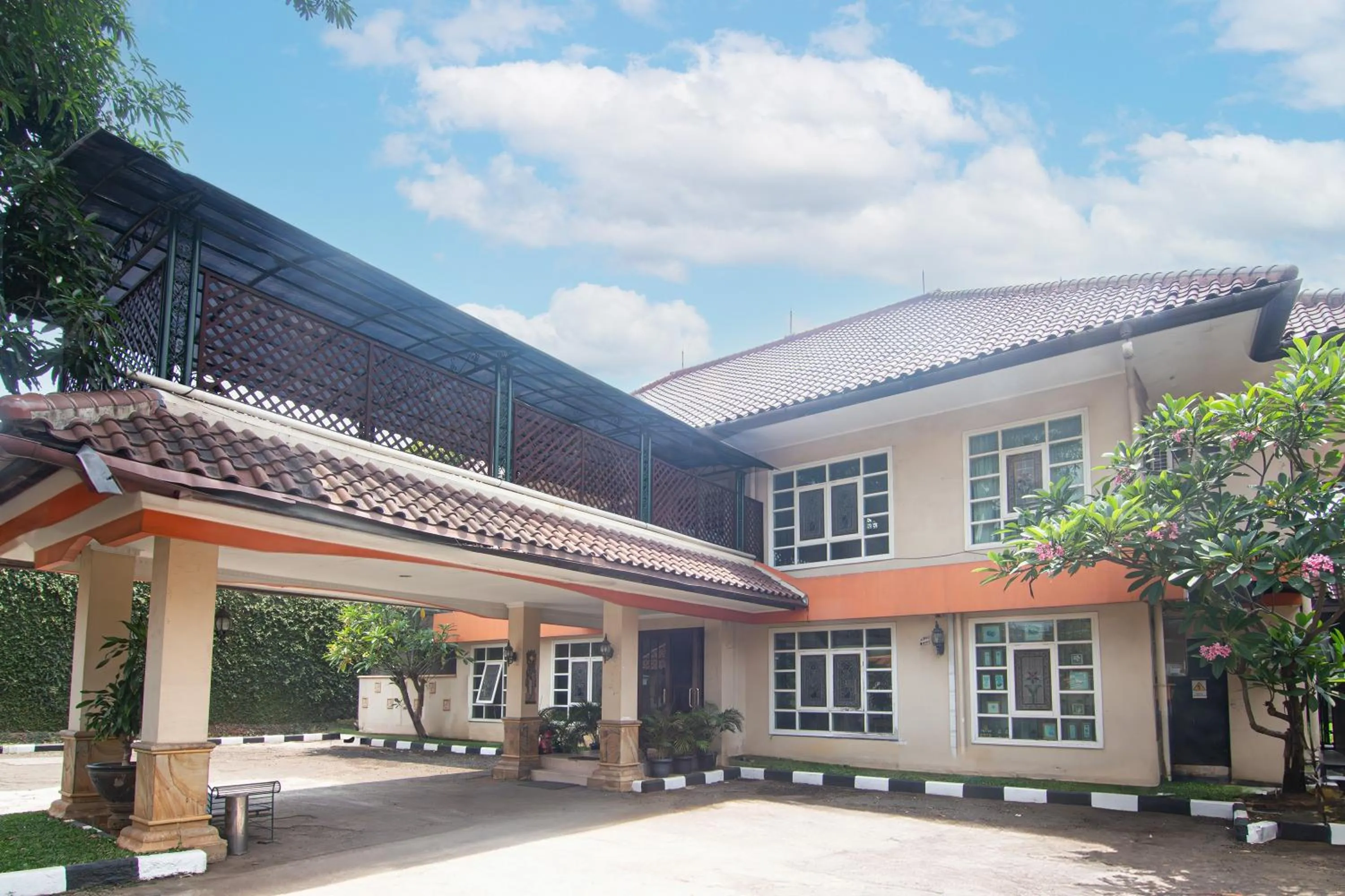 Property building in Puri Sawo Manila