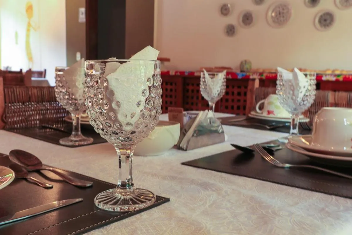 Restaurant/places to eat in Pousada Catamara