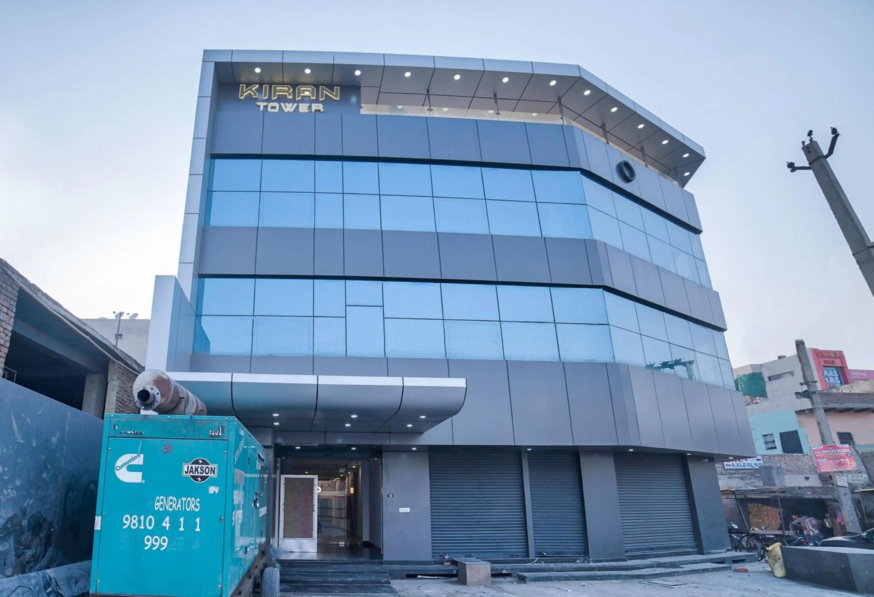 Facade/entrance in Hotel O Crown Residency