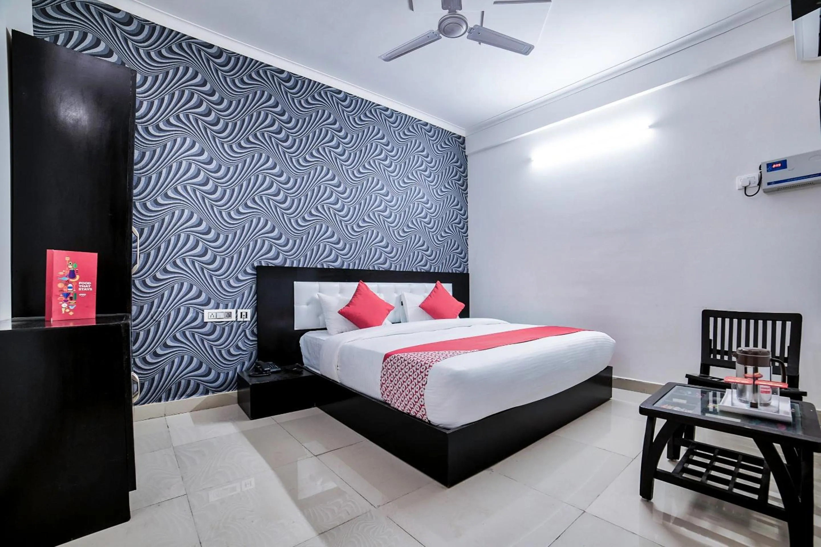 Bedroom, Bed in Hotel O Crown Residency