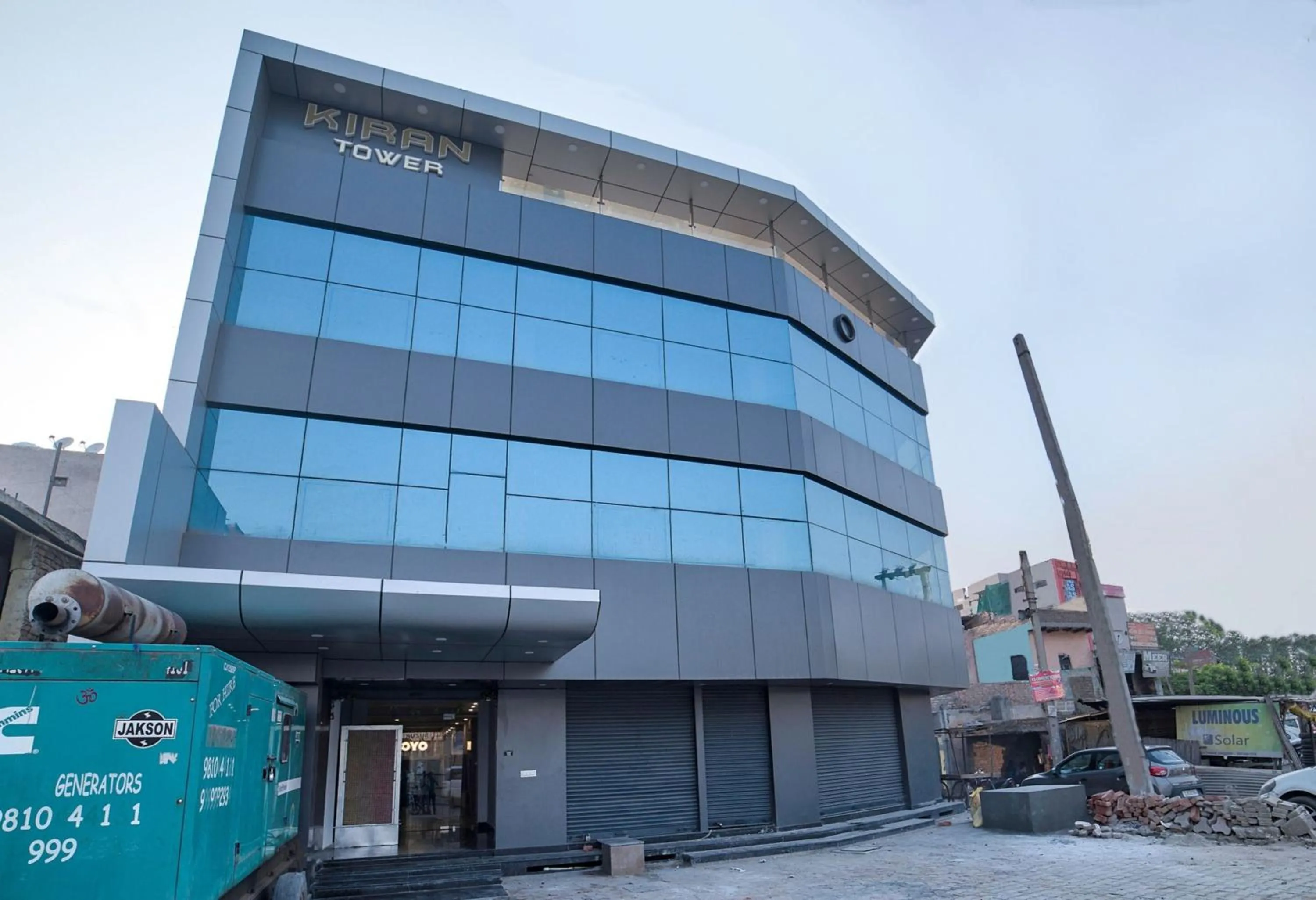 Facade/entrance in Hotel O Crown Residency