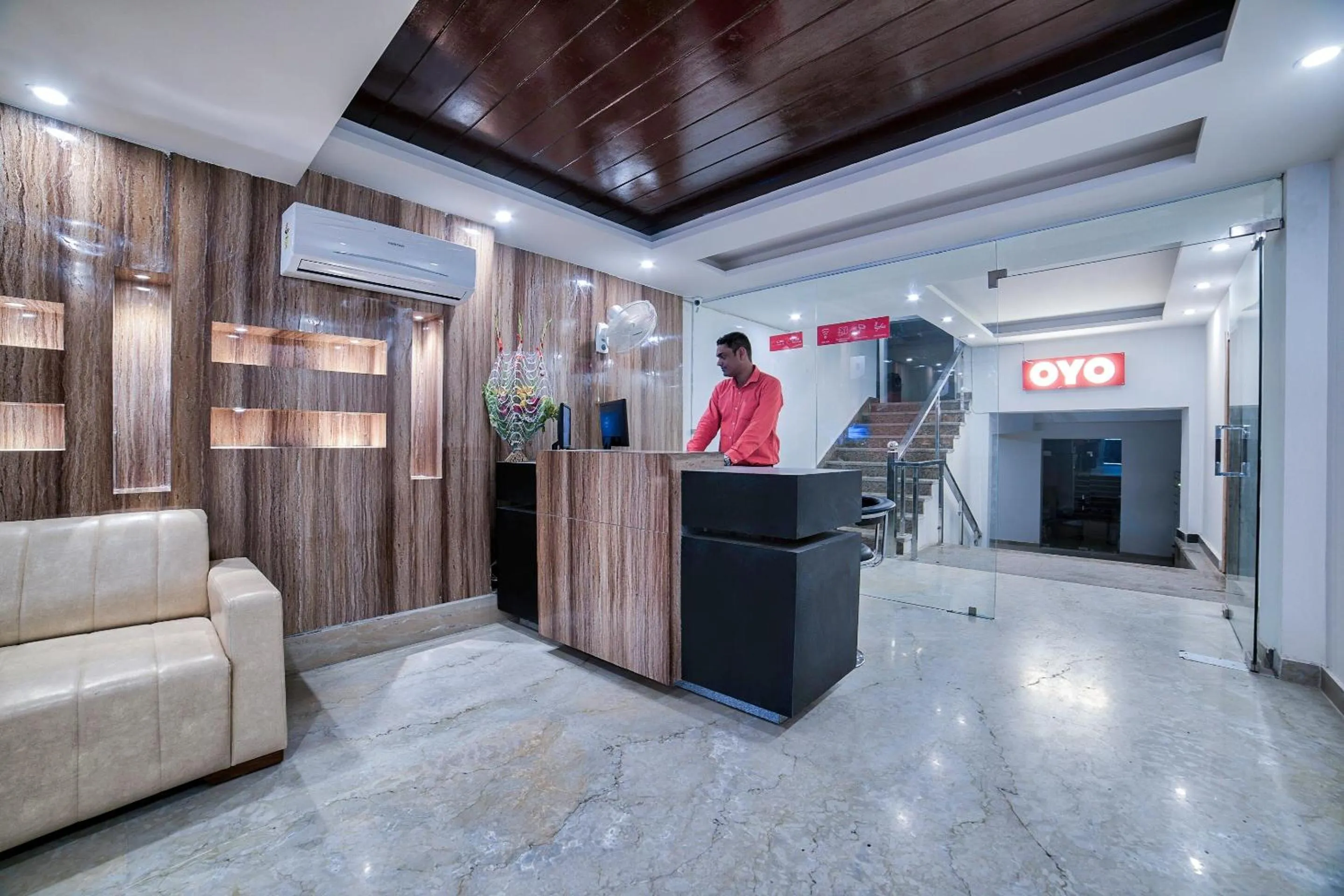 Lobby or reception in Hotel O Crown Residency