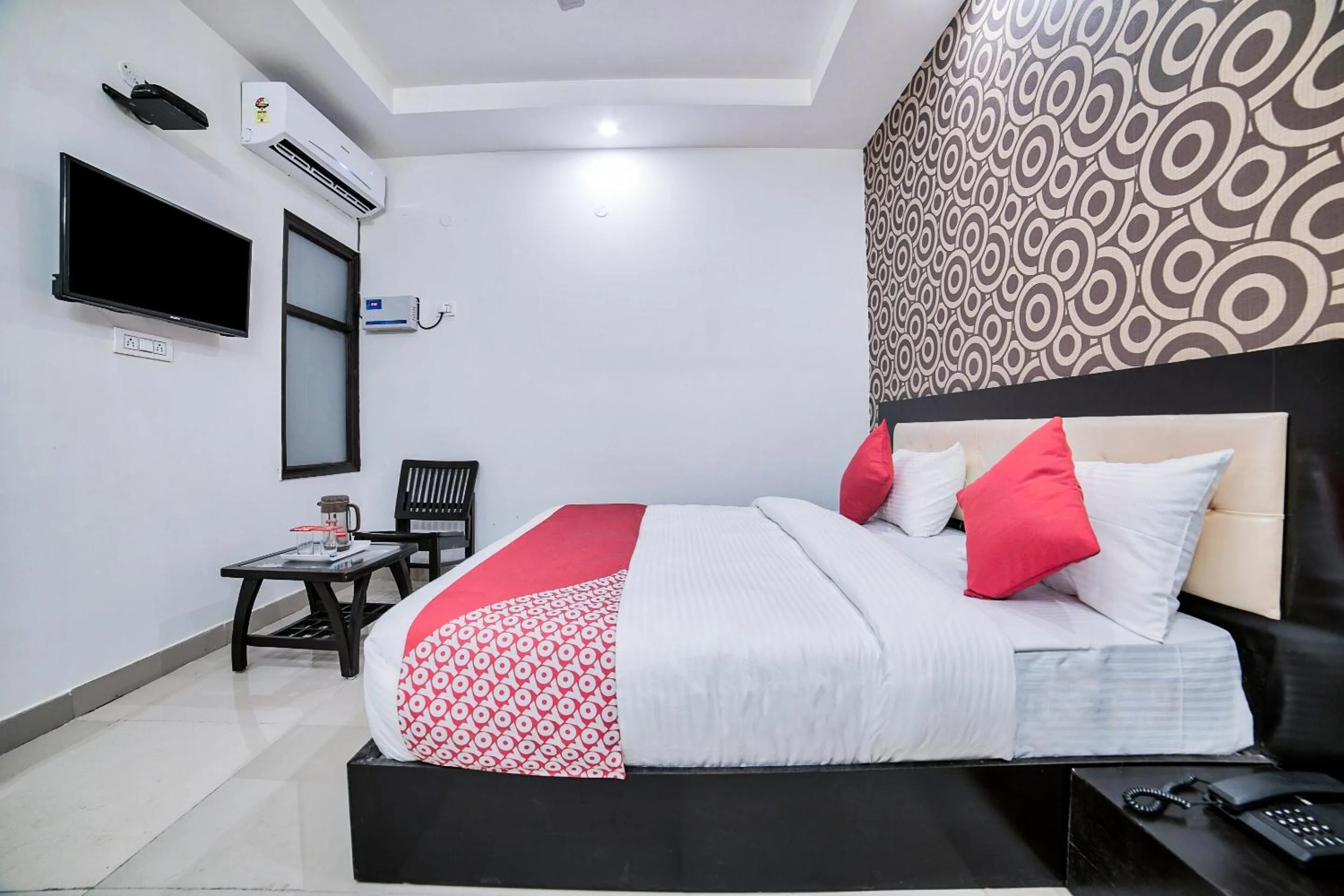 Bedroom, Bed in Hotel O Crown Residency