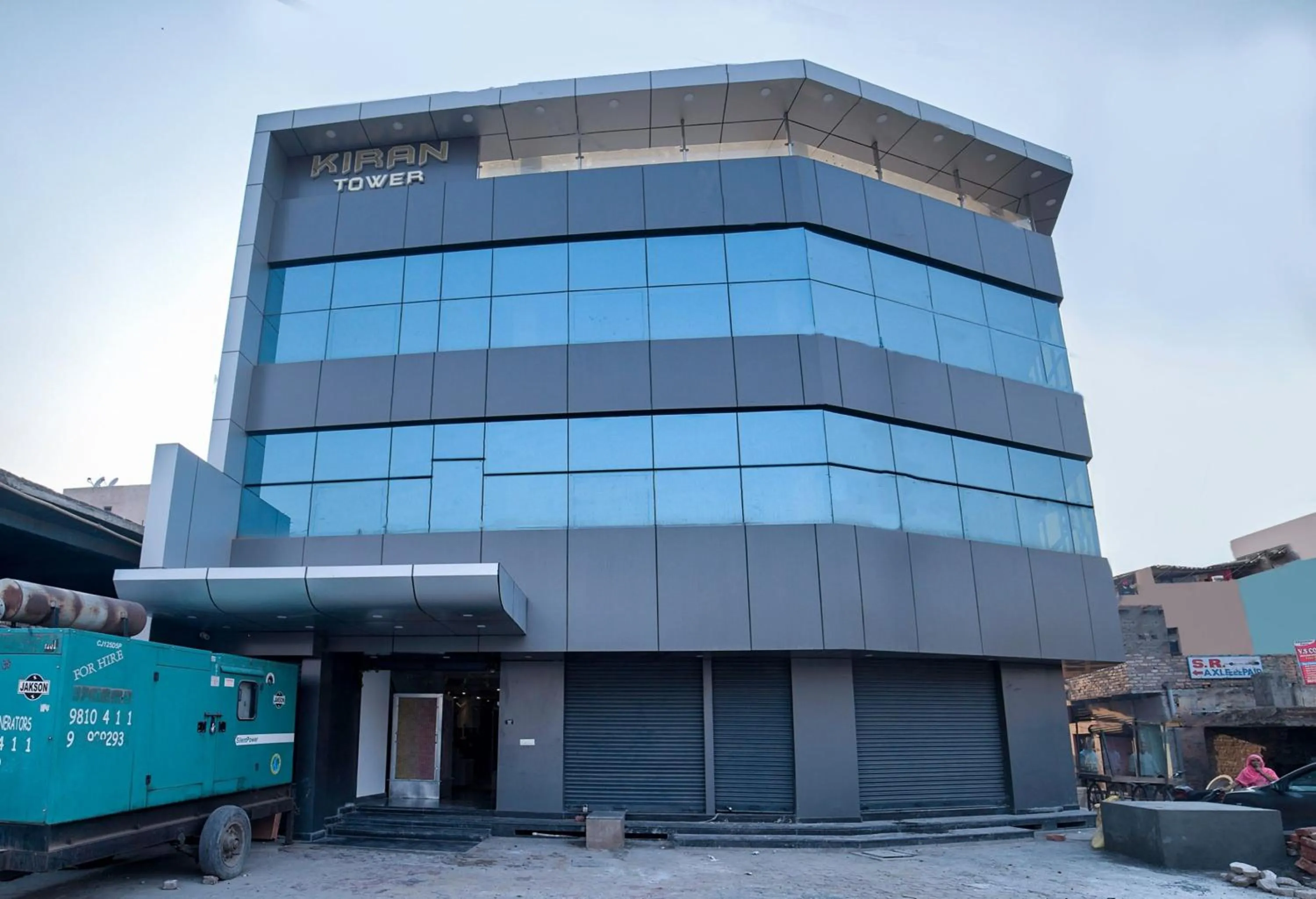 Facade/entrance in Hotel O Crown Residency