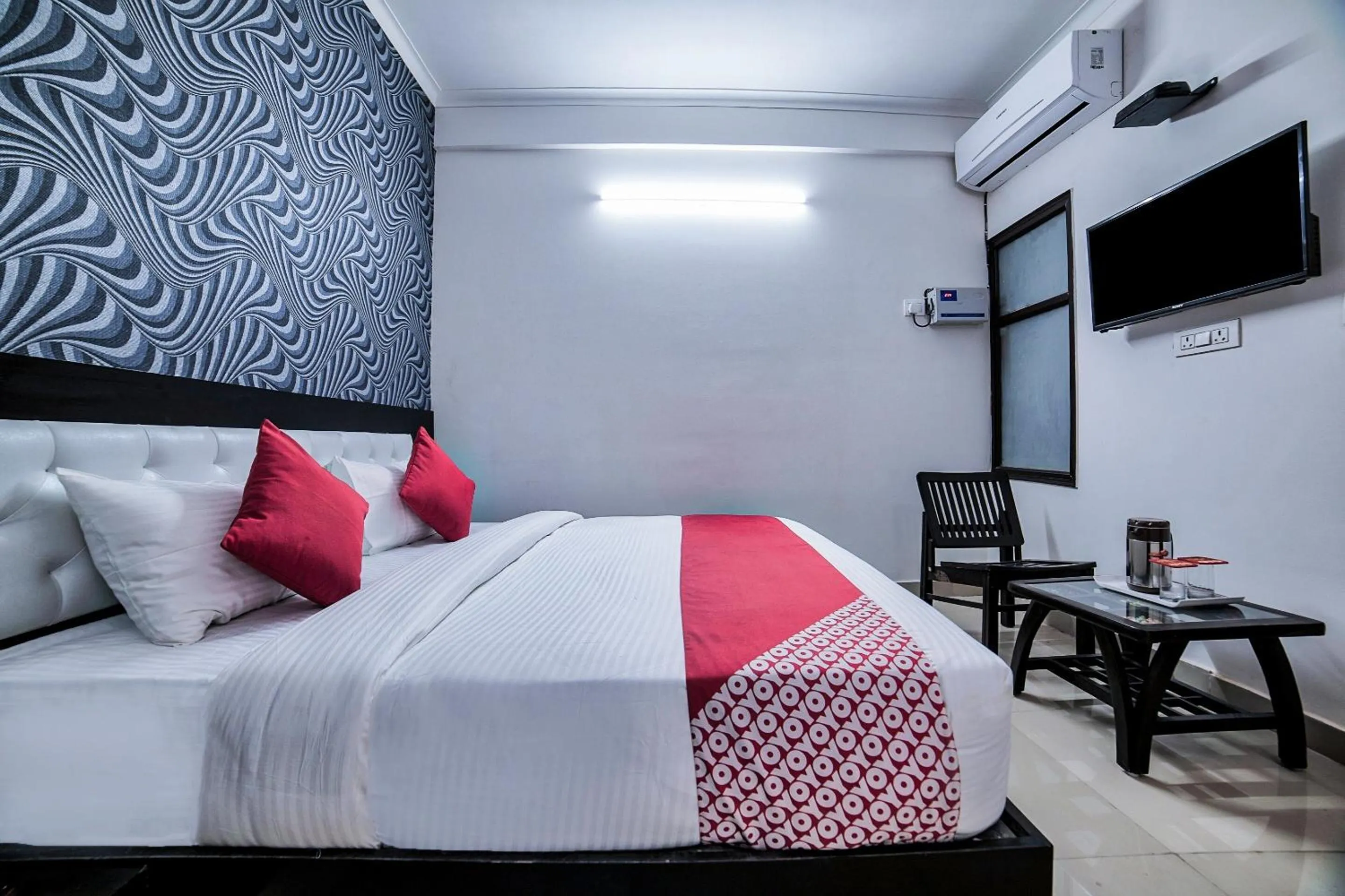 Bedroom, Bed in Hotel O Crown Residency