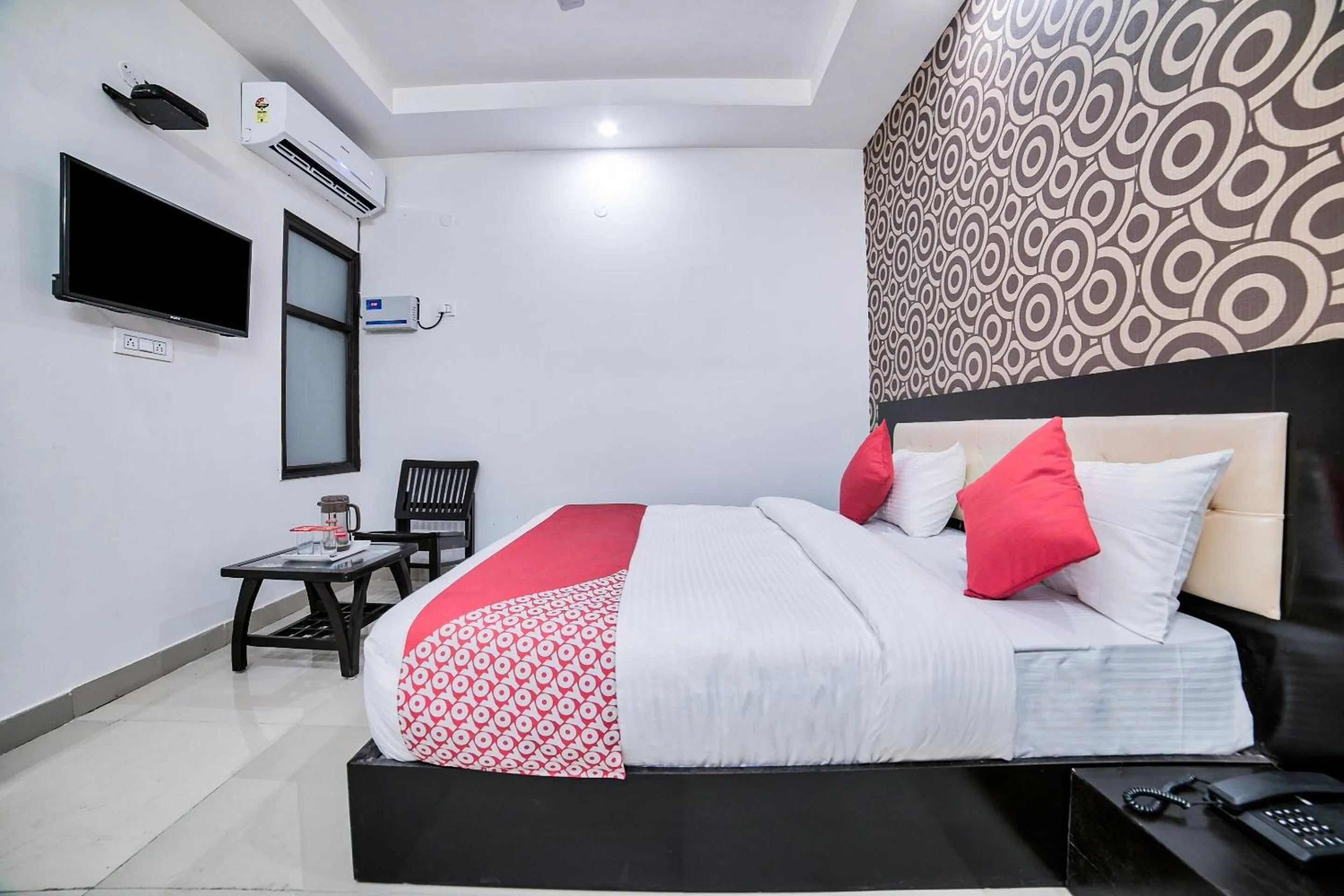 Bedroom, Bed in Hotel O Crown Residency