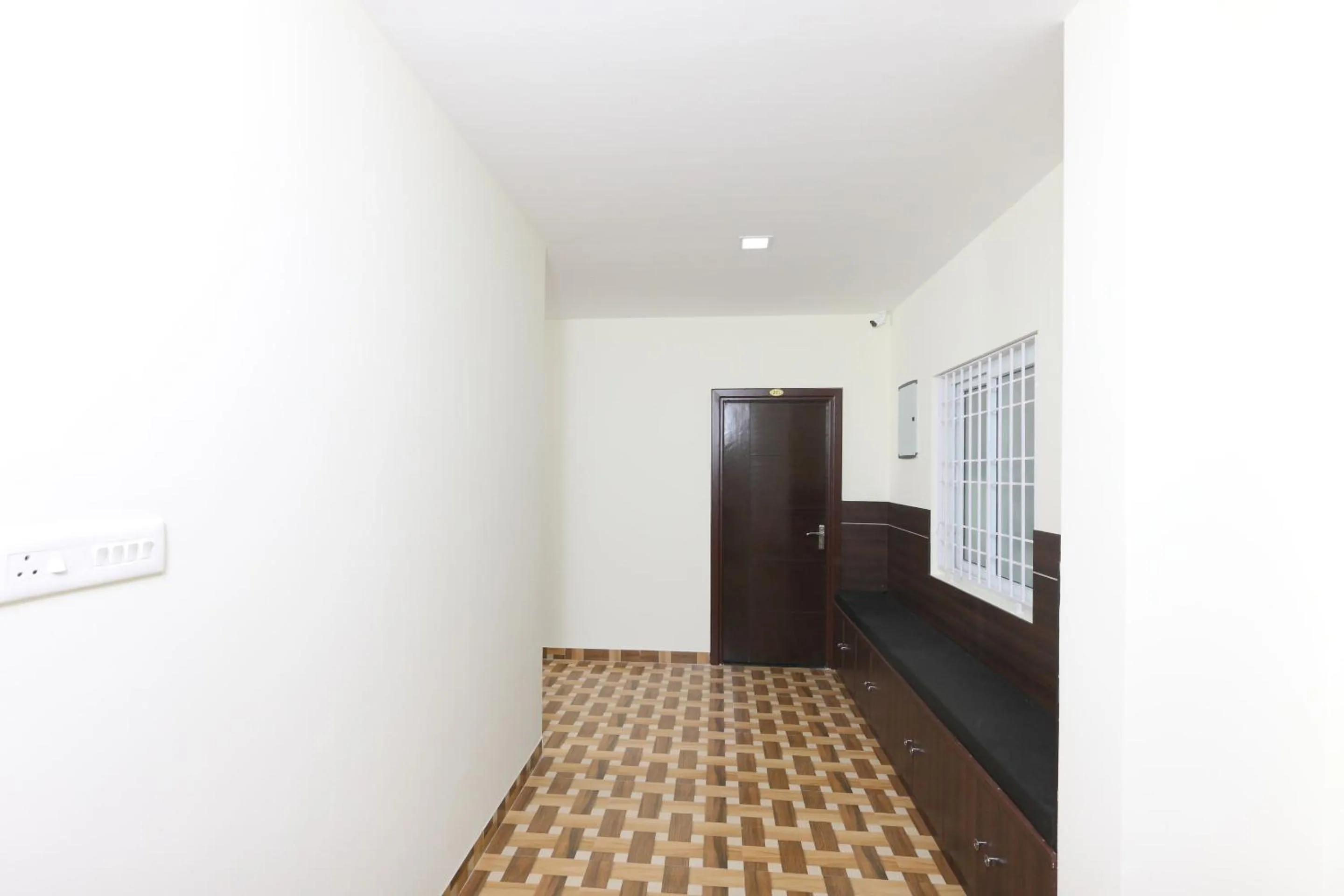 Lobby or reception in Super Hotel O Perfect Stay Near Meenambakkam Metro Station