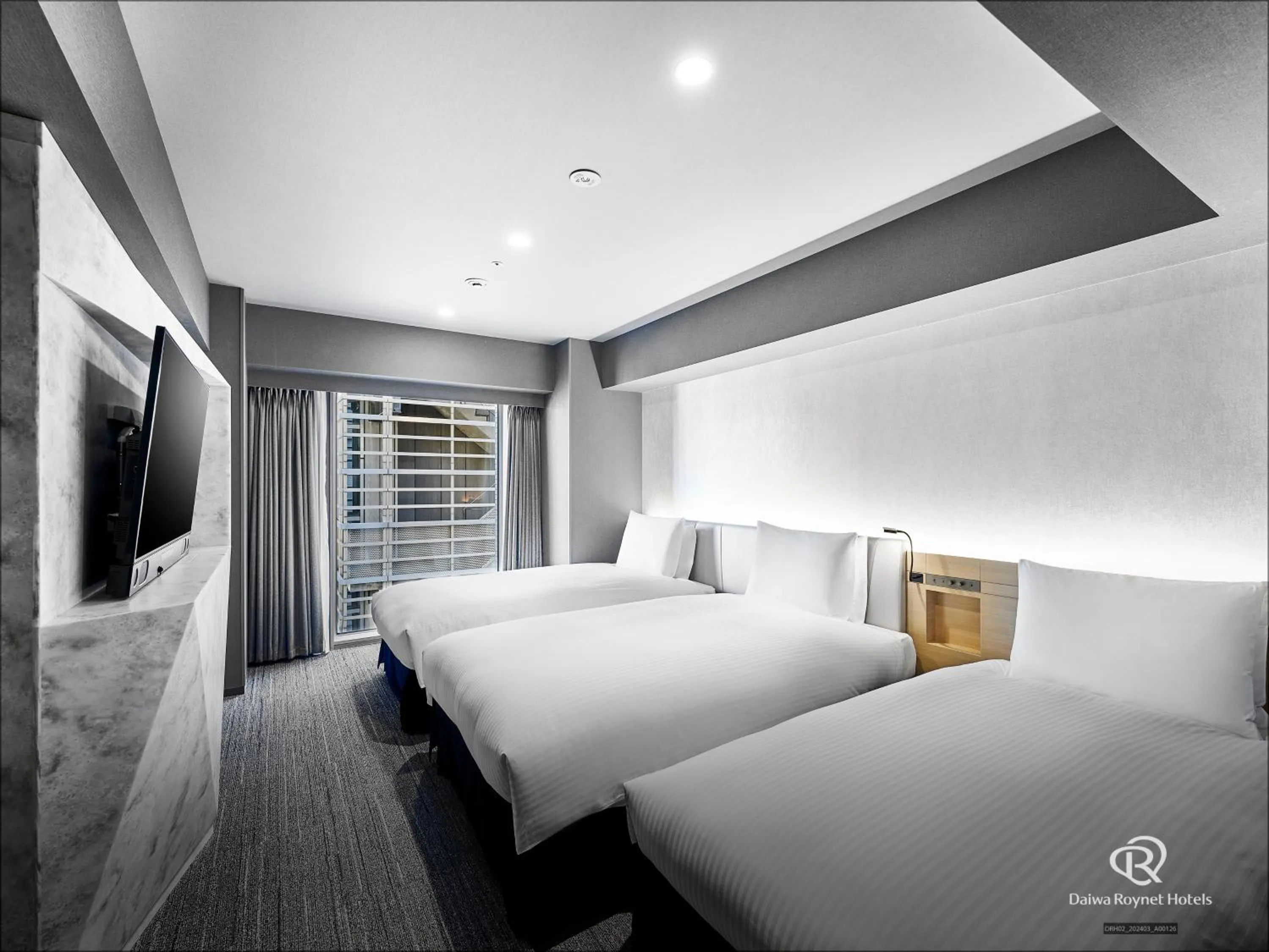 Bed in Daiwa Roynet Hotel Nishi-Shinjuku PREMIER