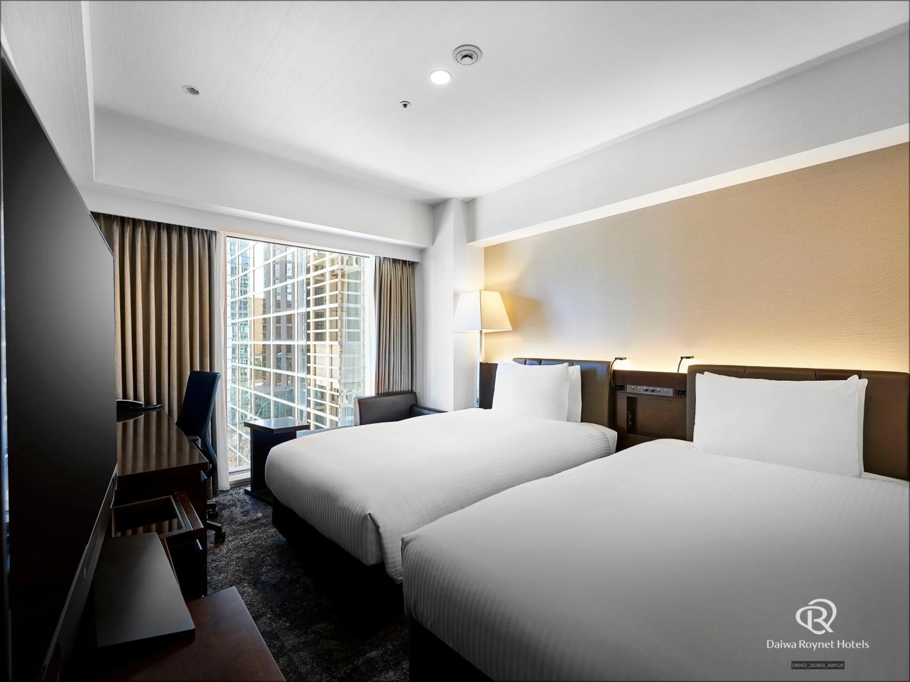 Bed in Daiwa Roynet Hotel Nishi-Shinjuku PREMIER