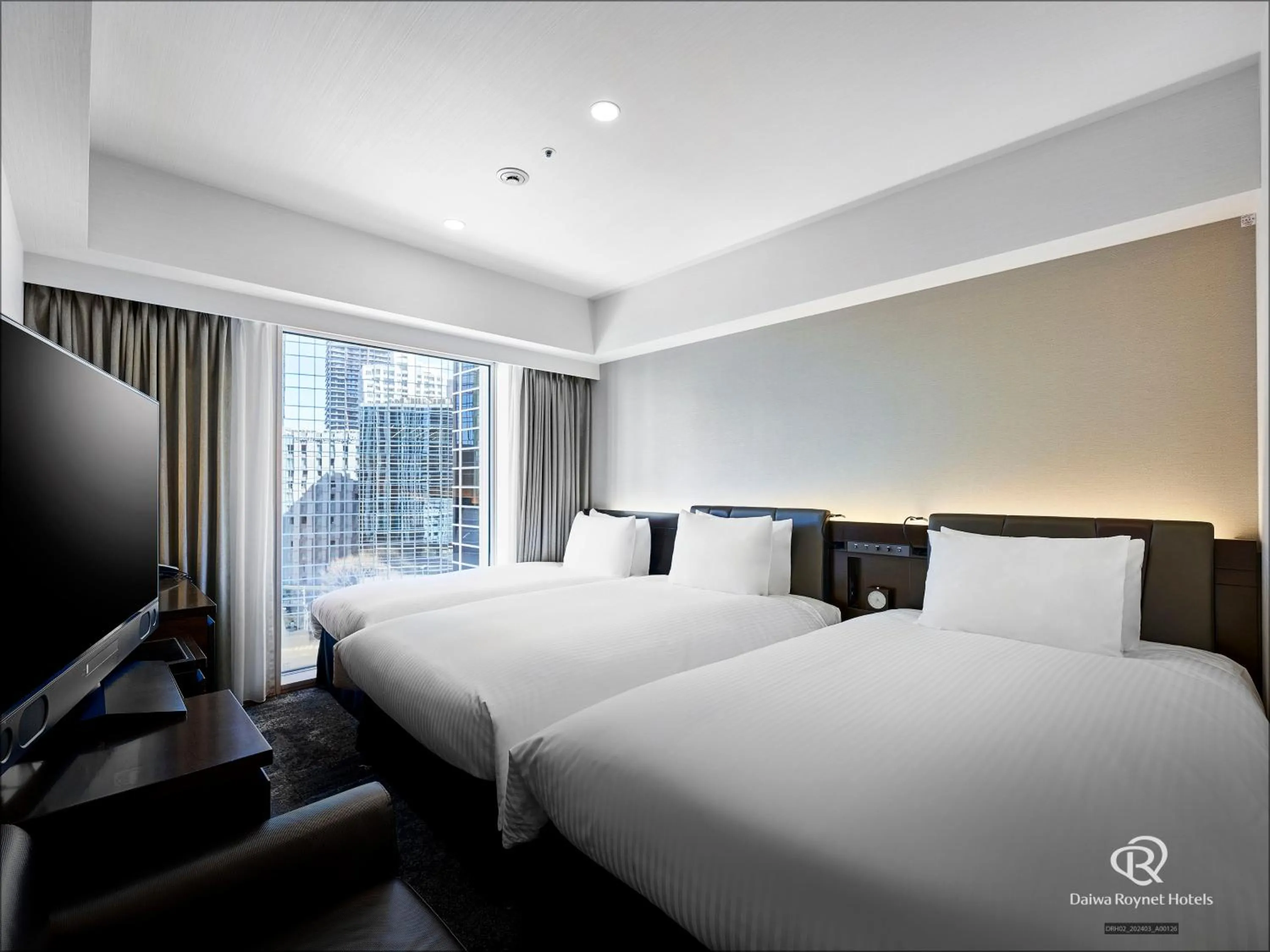 Bed in Daiwa Roynet Hotel Nishi-Shinjuku PREMIER