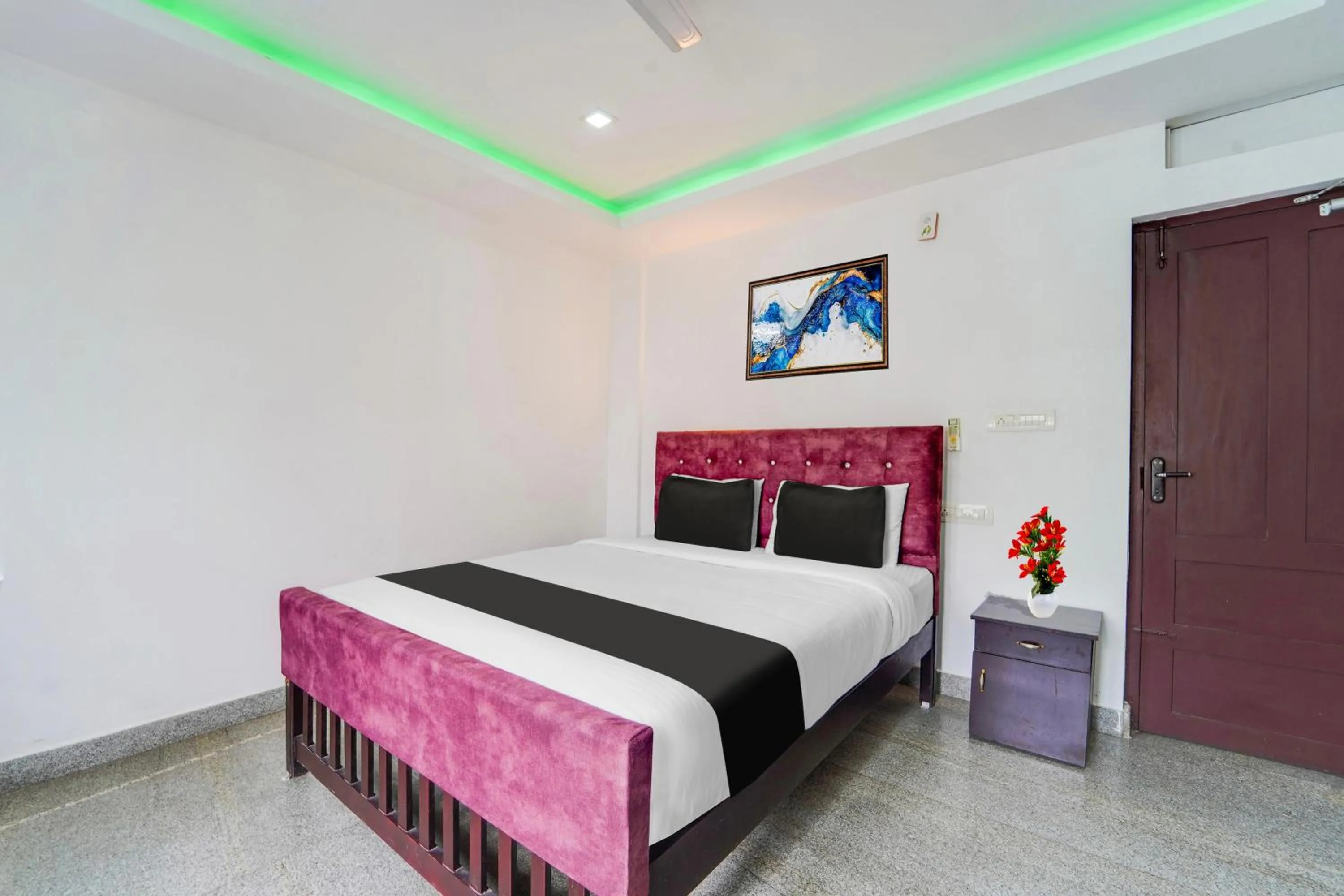 Bedroom, Bed in Super Hotel O Aluva Town
