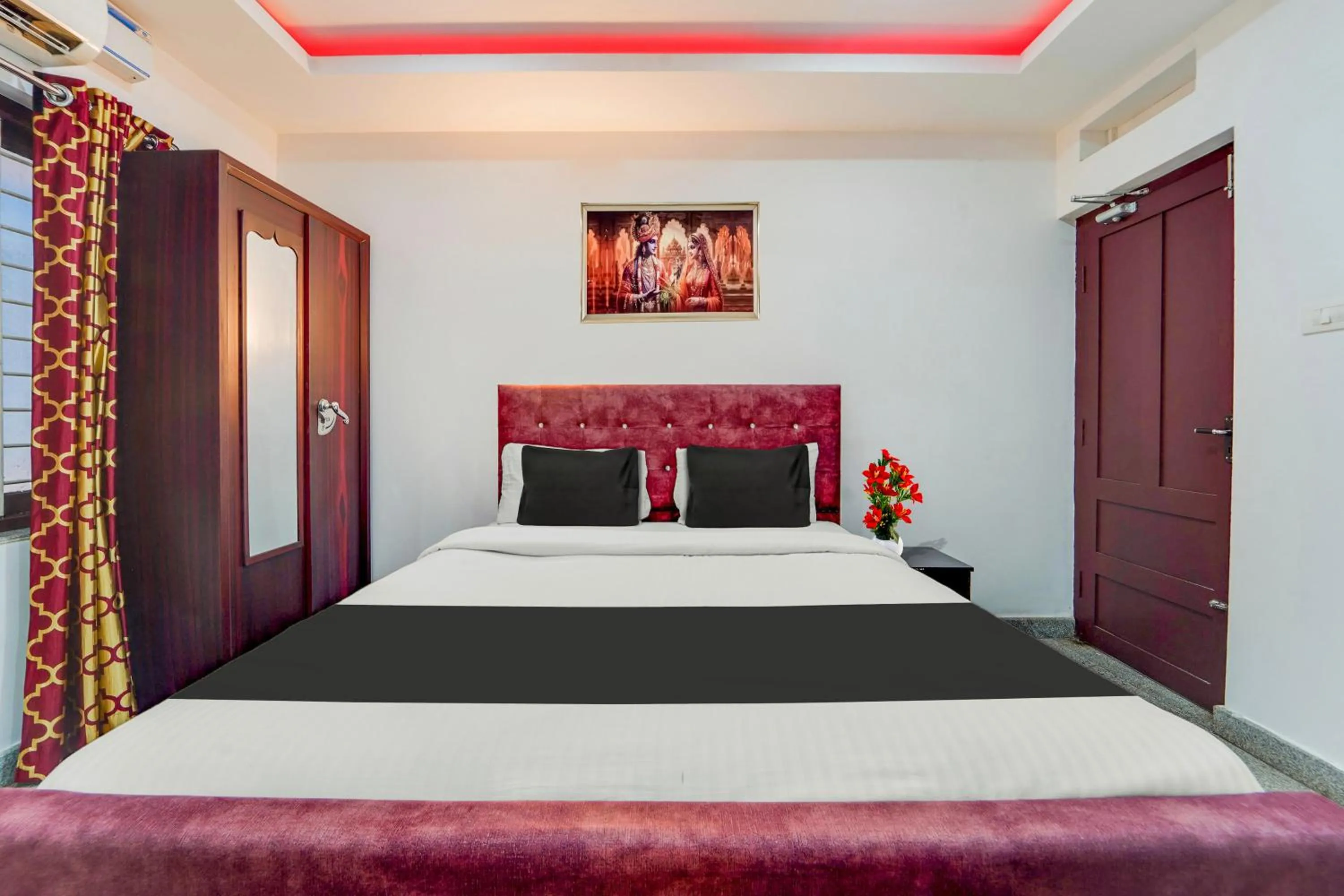 Bedroom, Bed in Super Hotel O Aluva Town