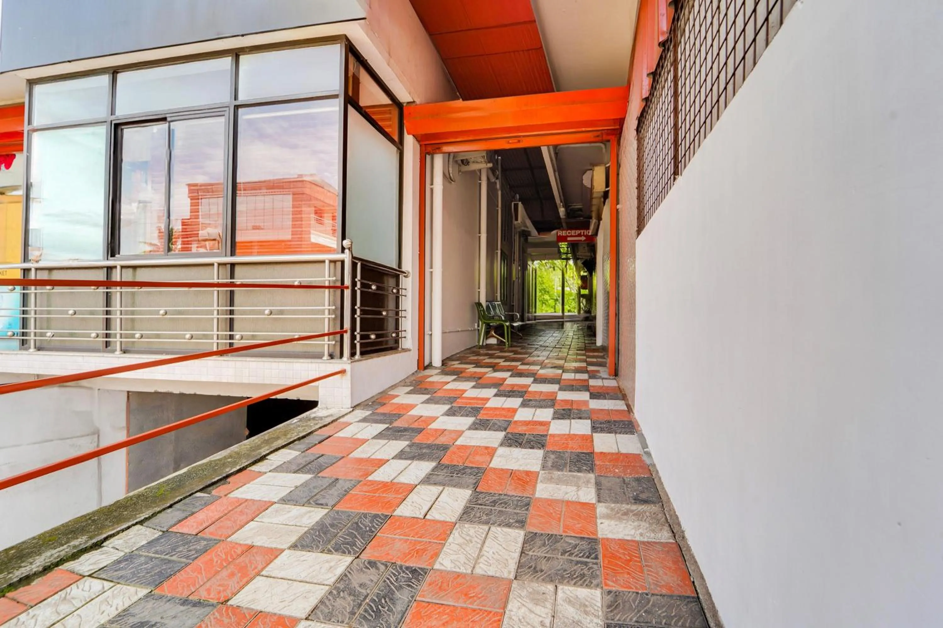 Facade/entrance in Super Hotel O Aluva Town