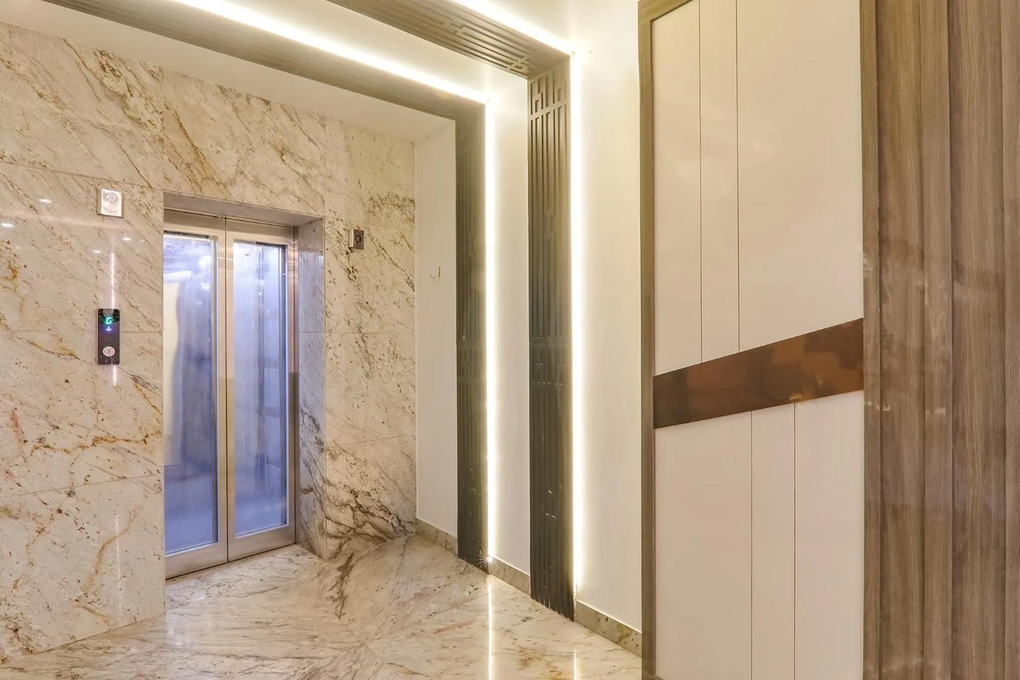 elevator in FabHotel Impact