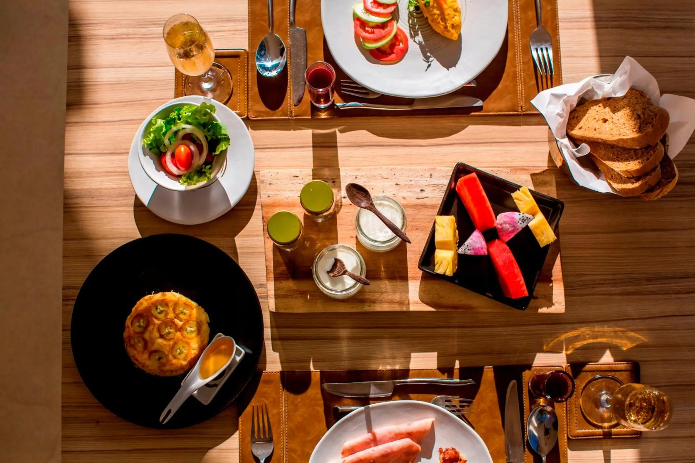 Food and drinks in The Anda Mani Khaolak Beachfront Villas