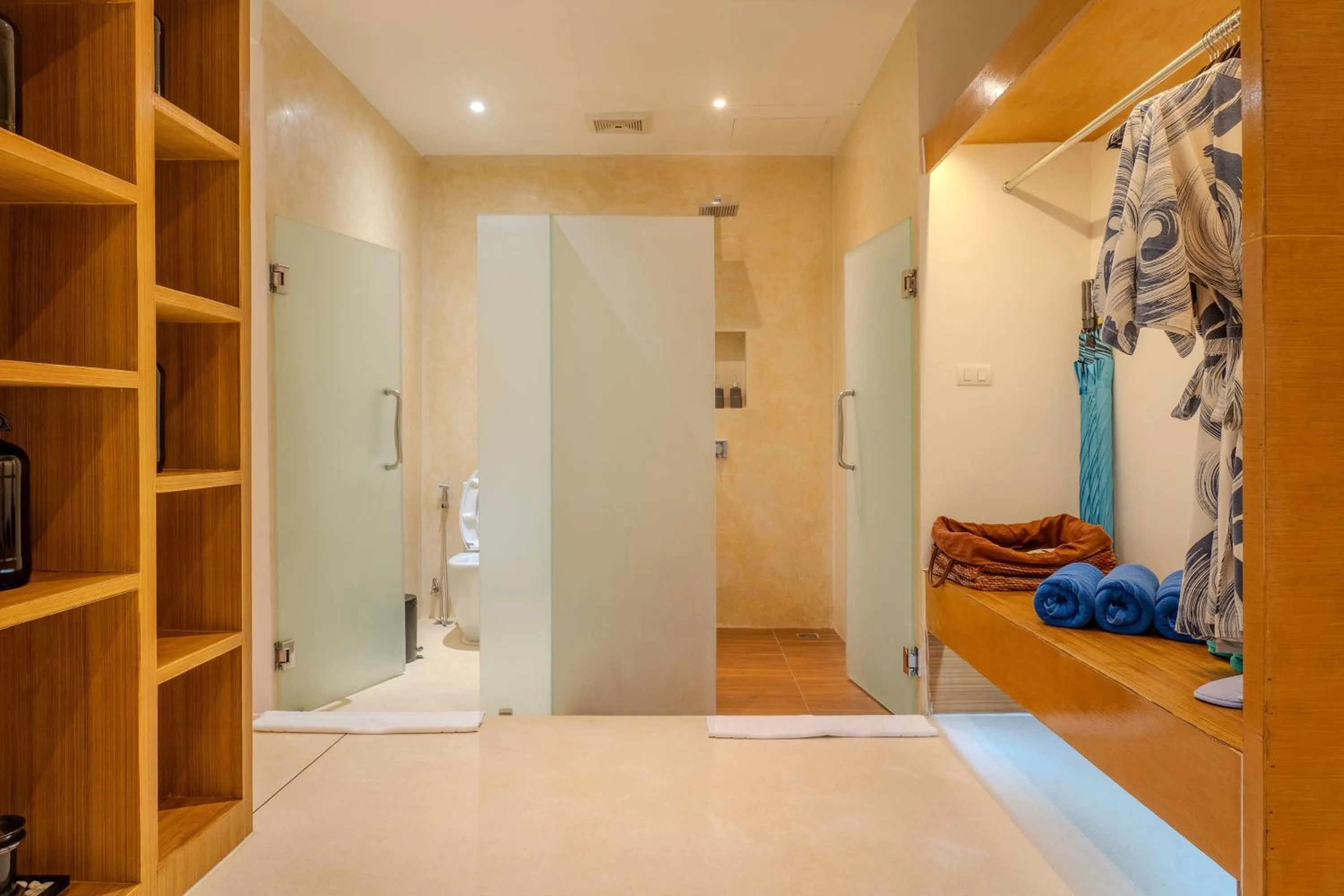 Bathroom, Bed in The Anda Mani Khaolak Beachfront Villas