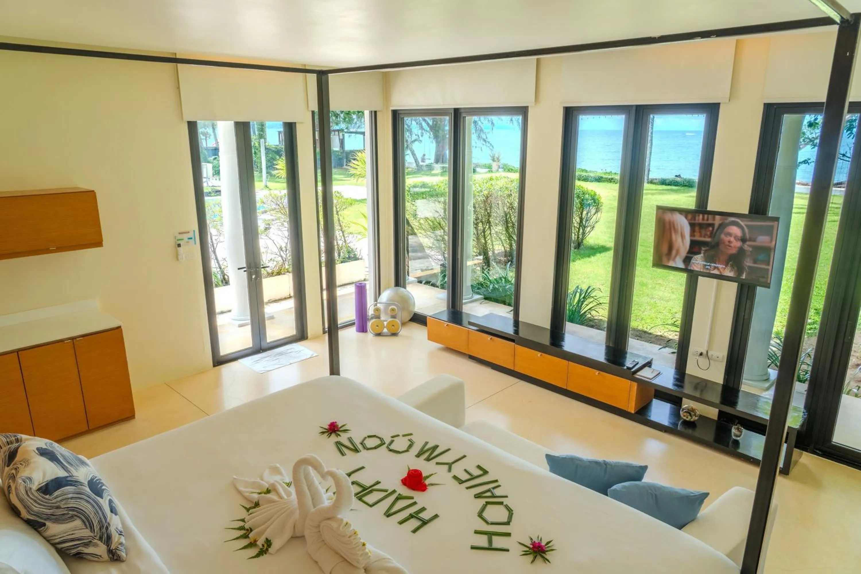 TV and multimedia, Bed in The Anda Mani Khaolak Beachfront Villas