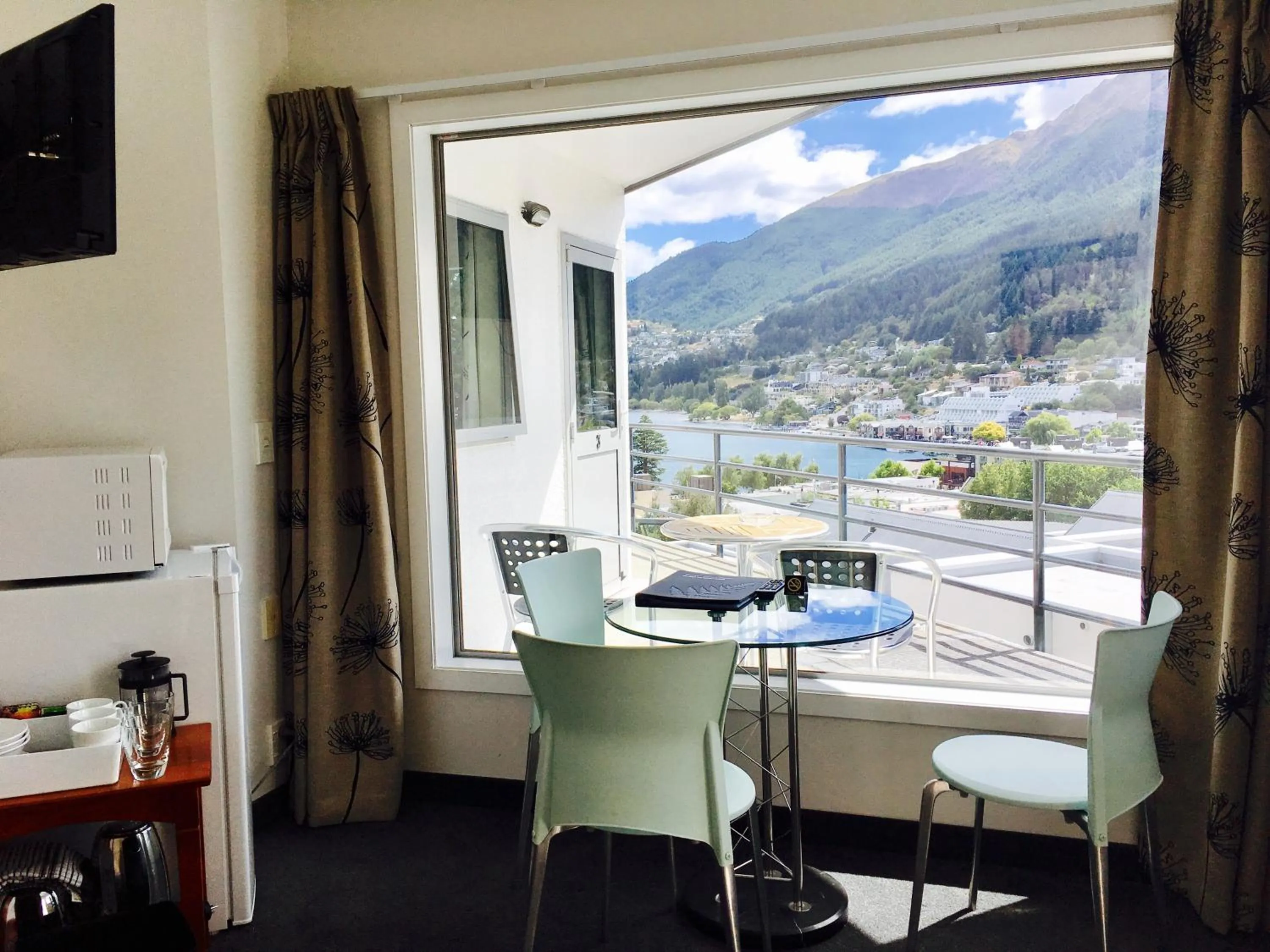 Dining area in Caples Court Motel & Apartments