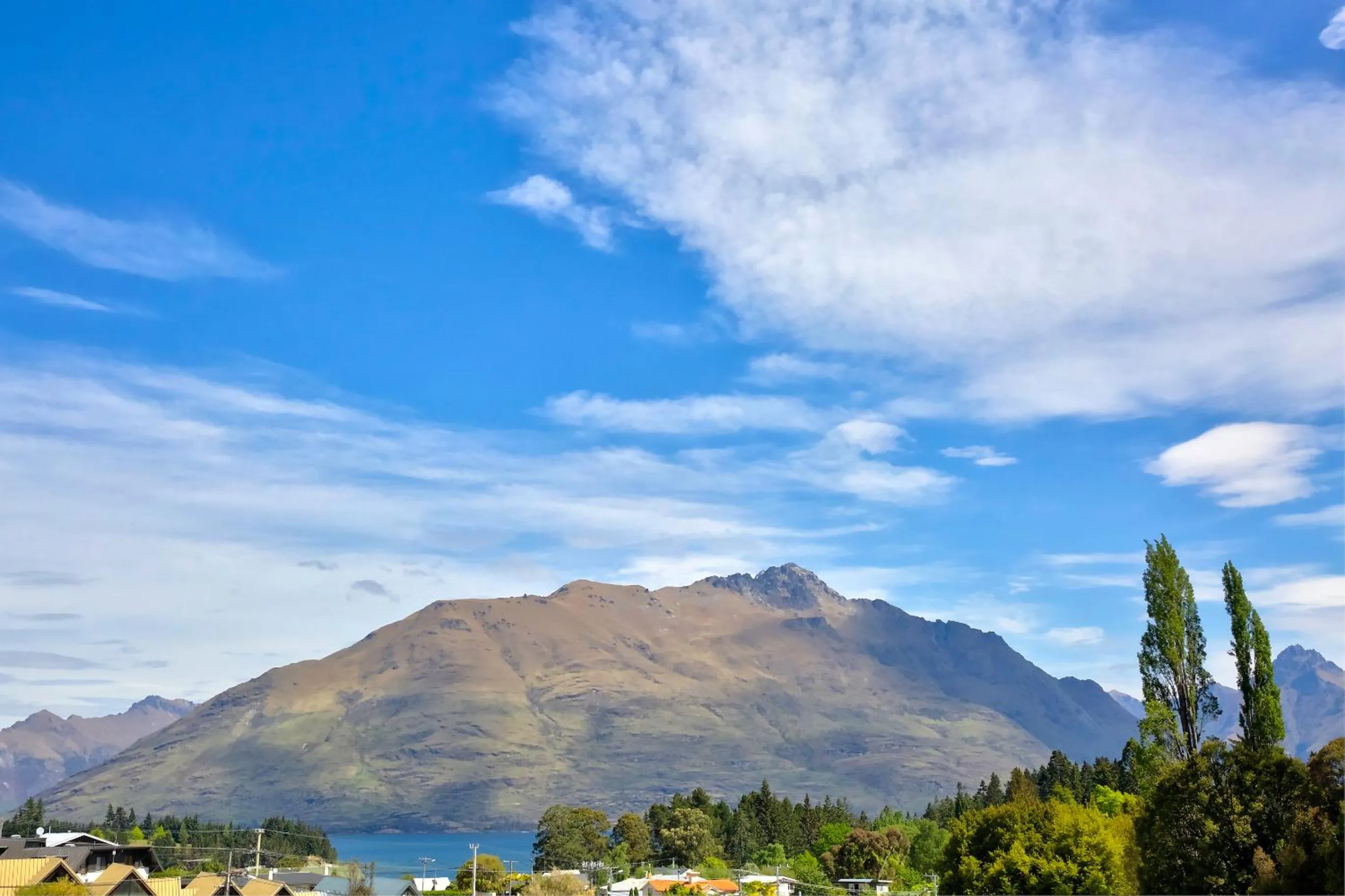 Mountain view in Caples Court Motel & Apartments