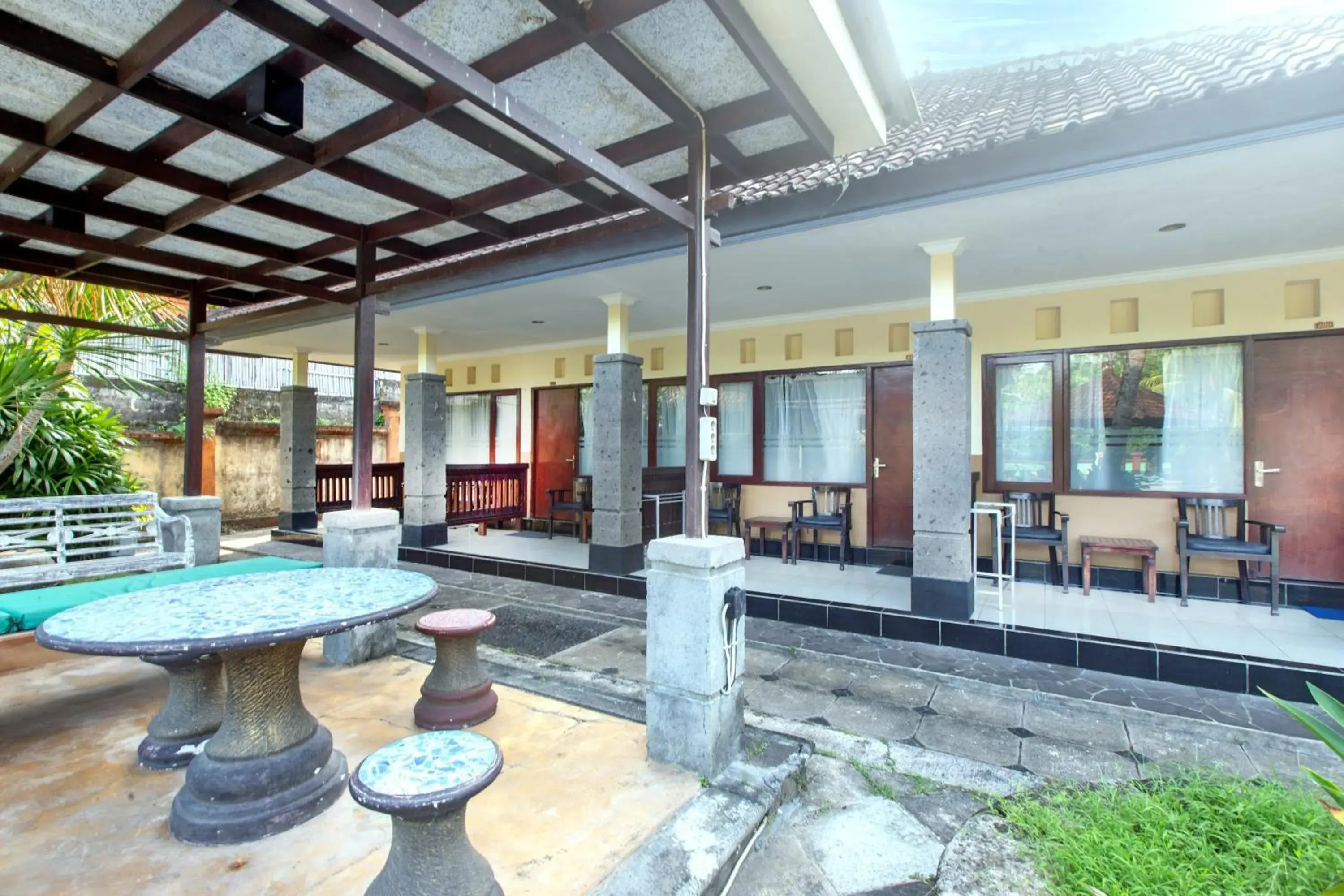 Superior Double Room in Dewi Sinta Hotel and Restaurant Superior Double Room in Dewi Sinta Hotel and Restaurant