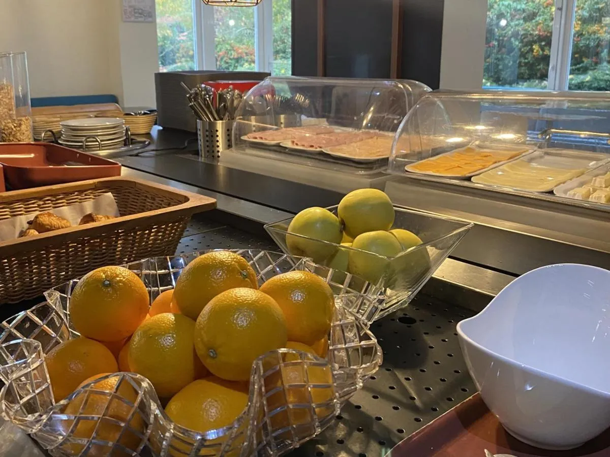 Breakfast in Brit Hotel Le Polder