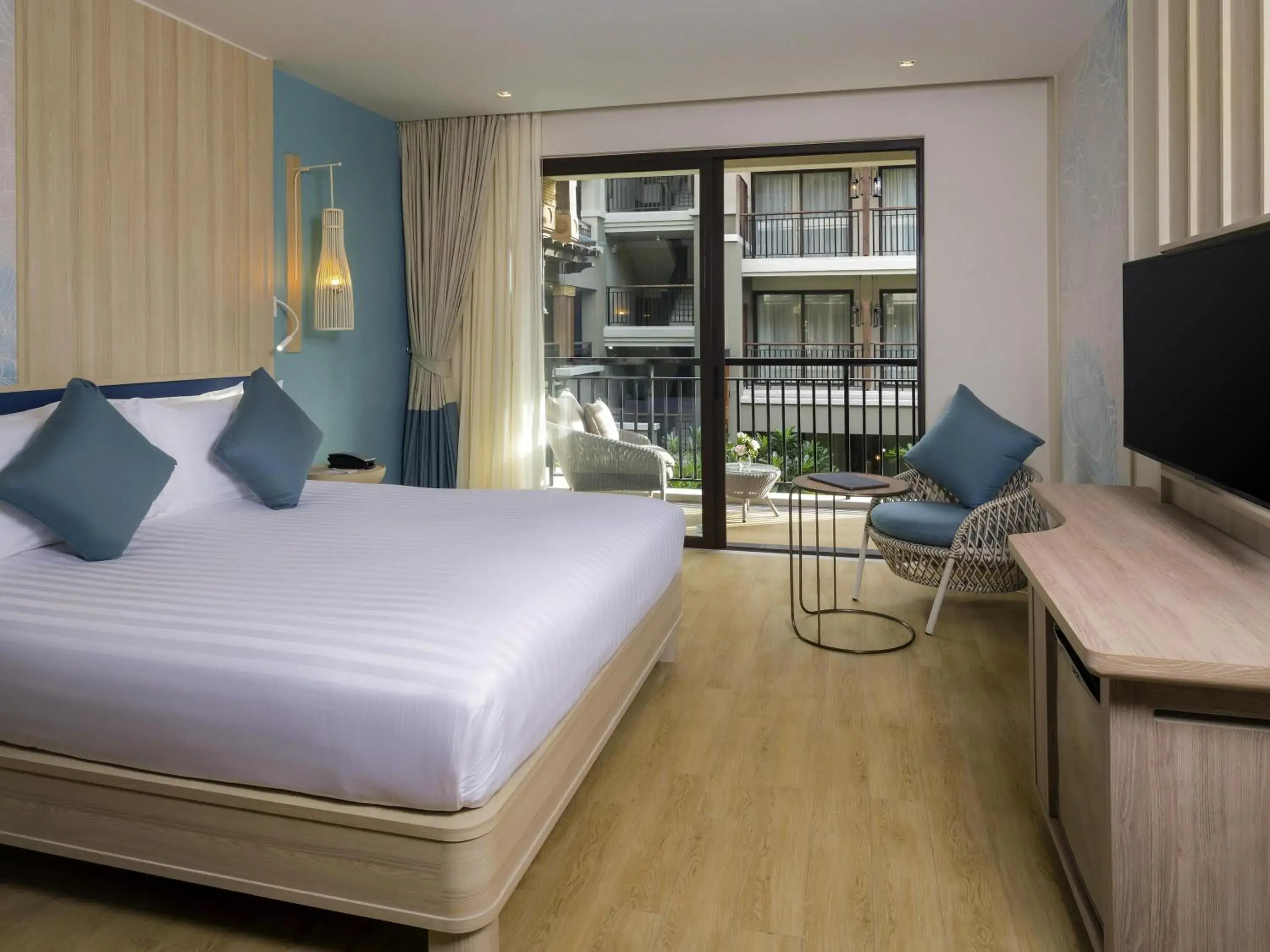 Deluxe Double Room with Pool View - Beach Side in Mercure Samui Chaweng Tana Deluxe Double Room with Pool View - Beach Side in Mercure Samui Chaweng Tana