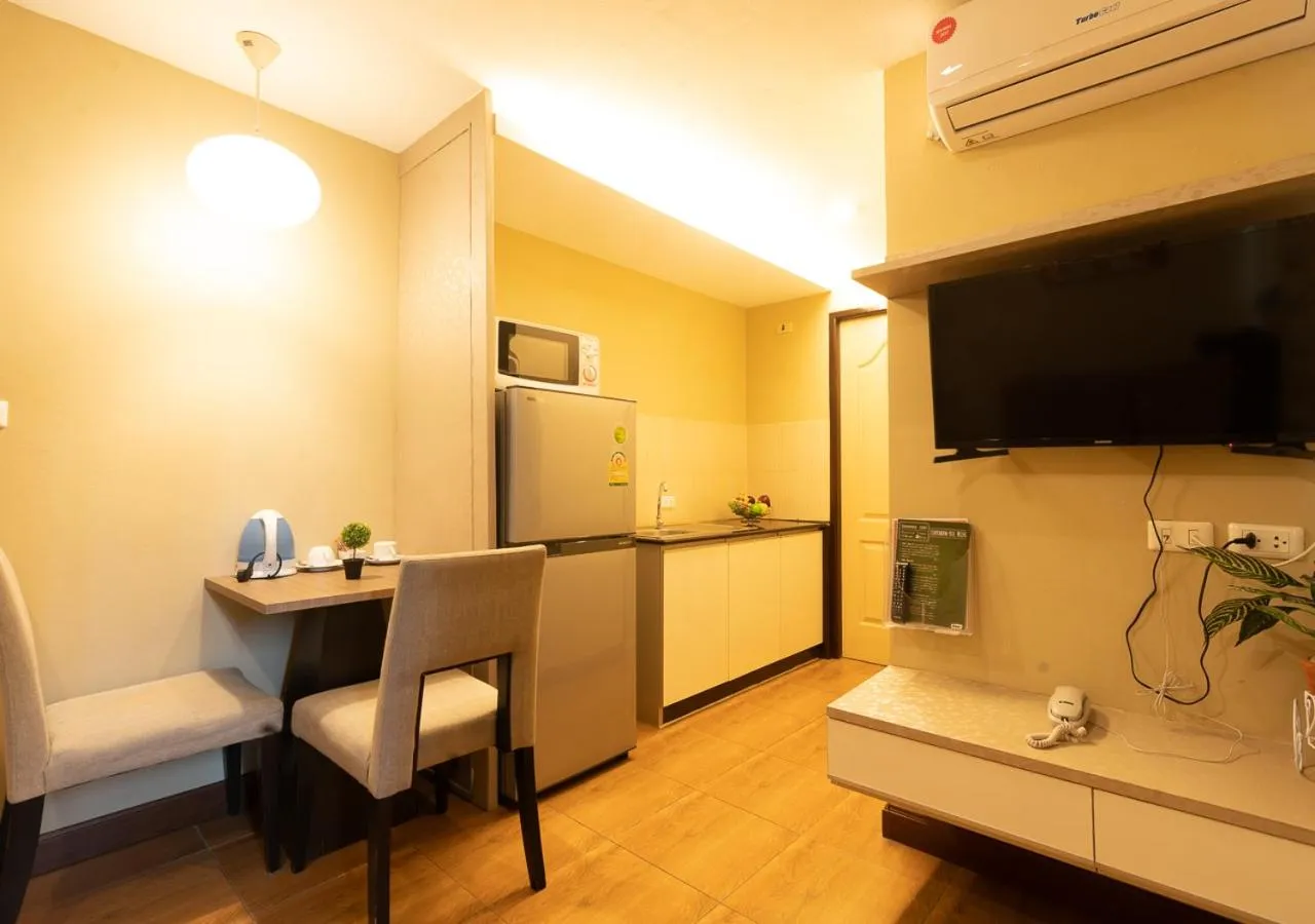 TV and multimedia in Greenview Ekkamai10 Suite