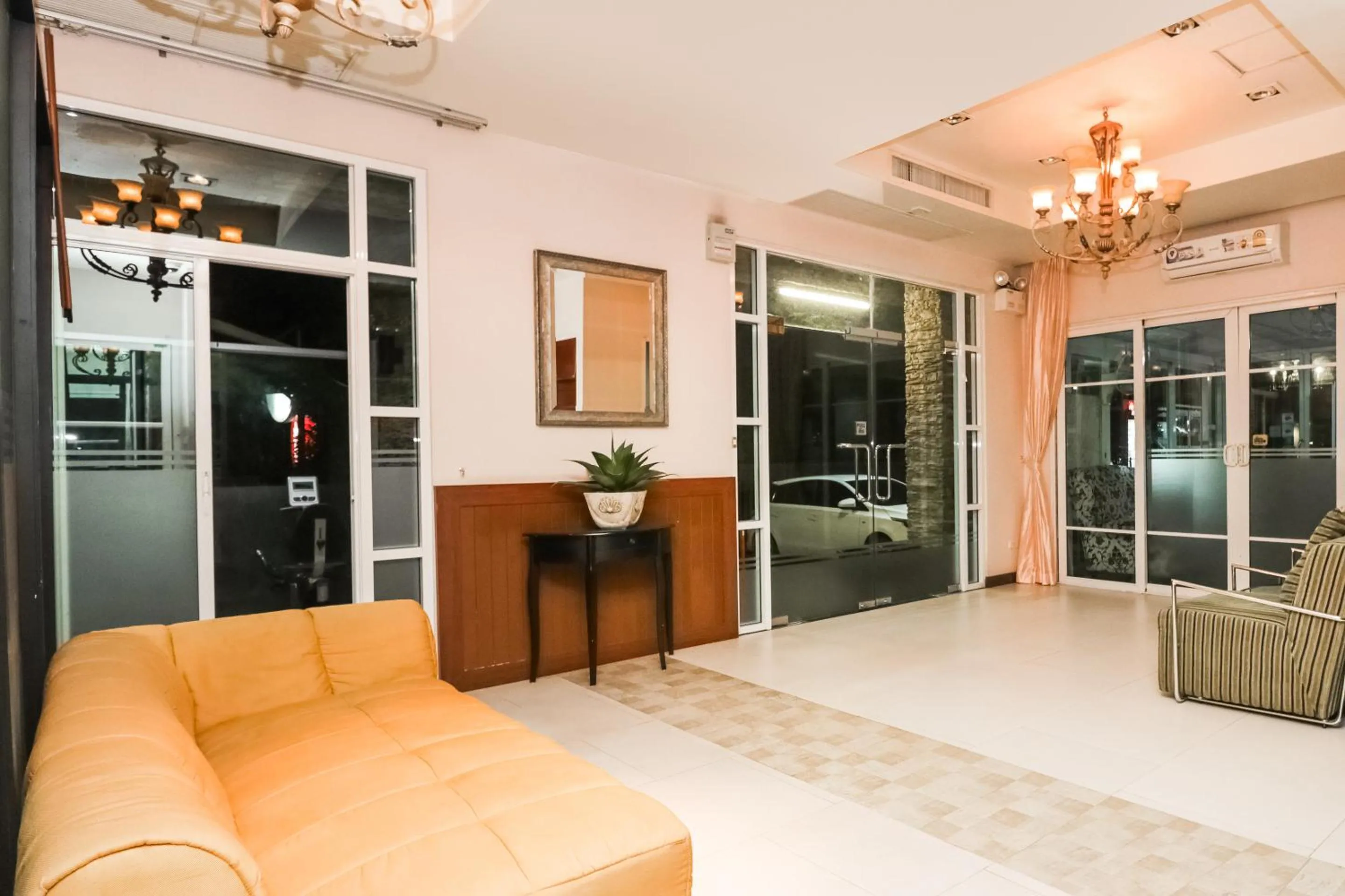 Lobby or reception in Greenview Ekkamai10 Suite