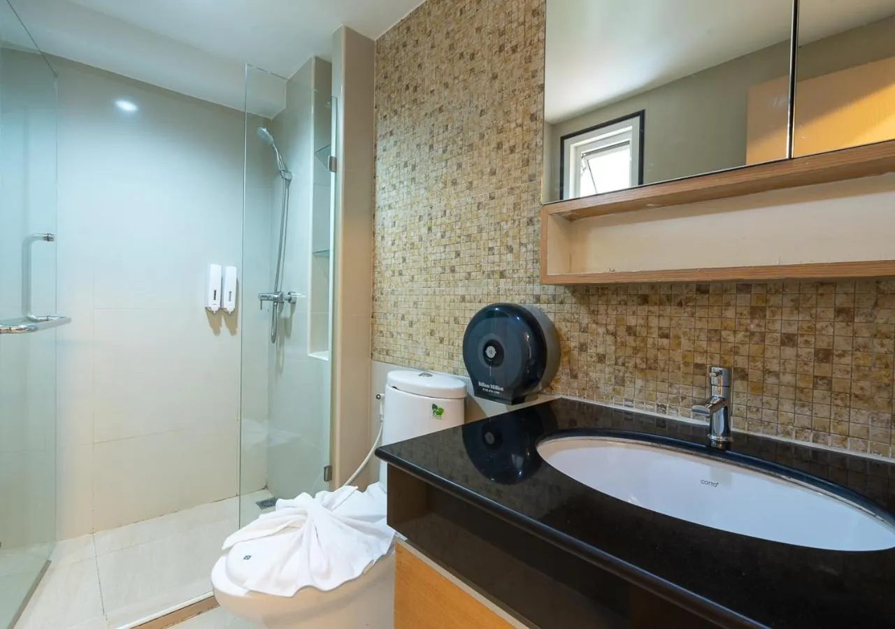 Bathroom in Greenview Ekkamai10 Suite
