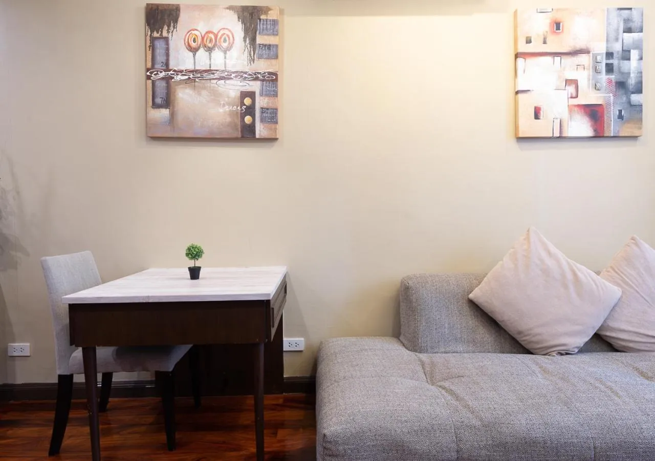 Seating area in Greenview Ekkamai10 Suite