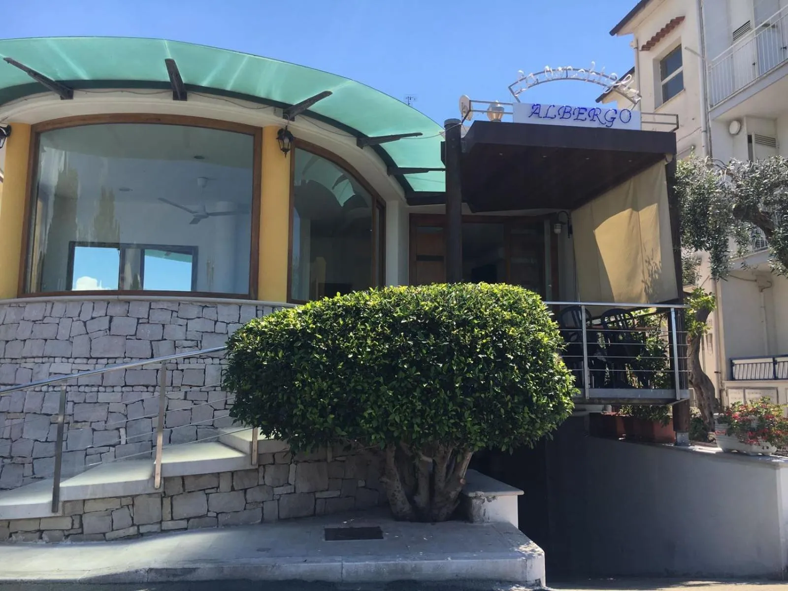 Property building in La Conchiglia