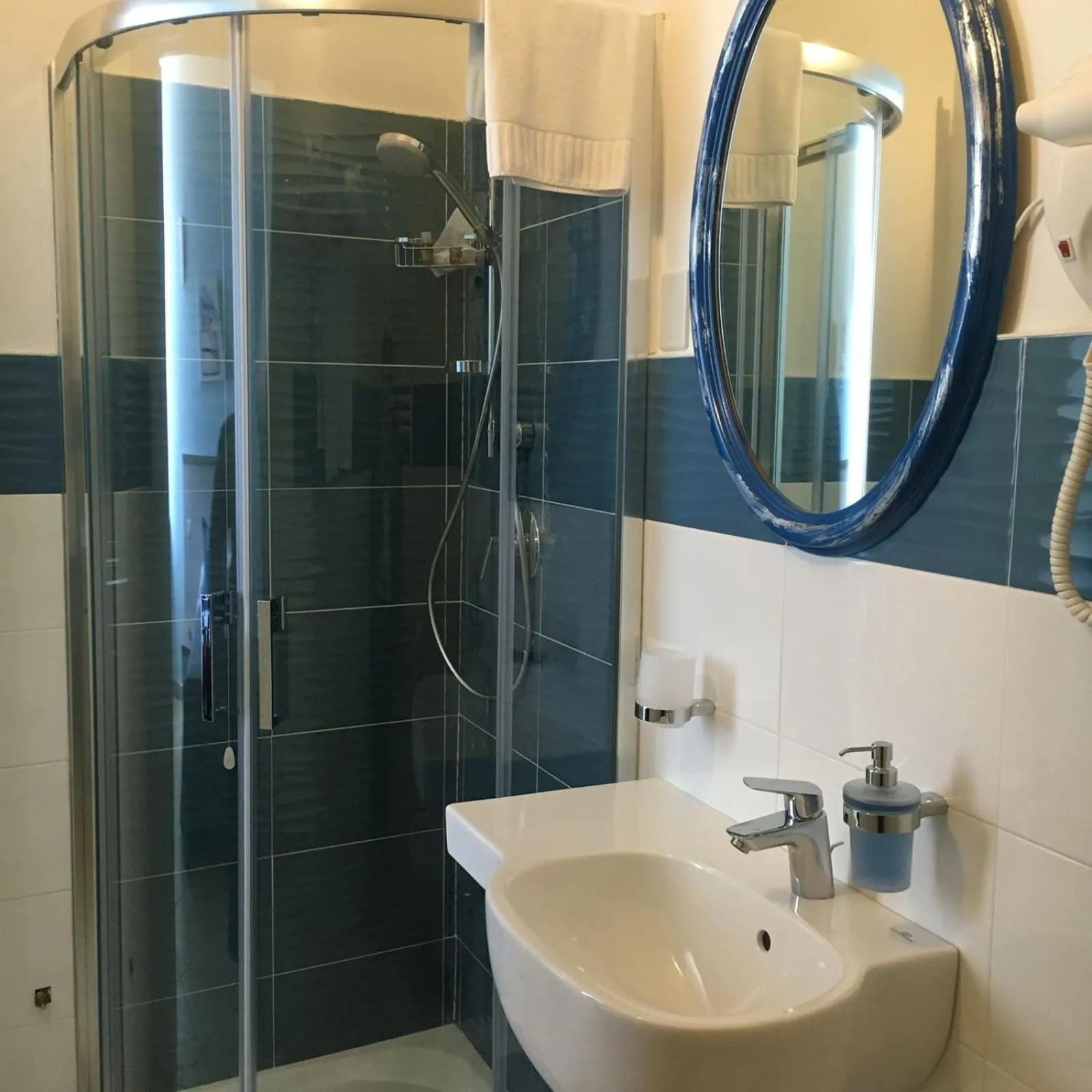 Shower in La Conchiglia