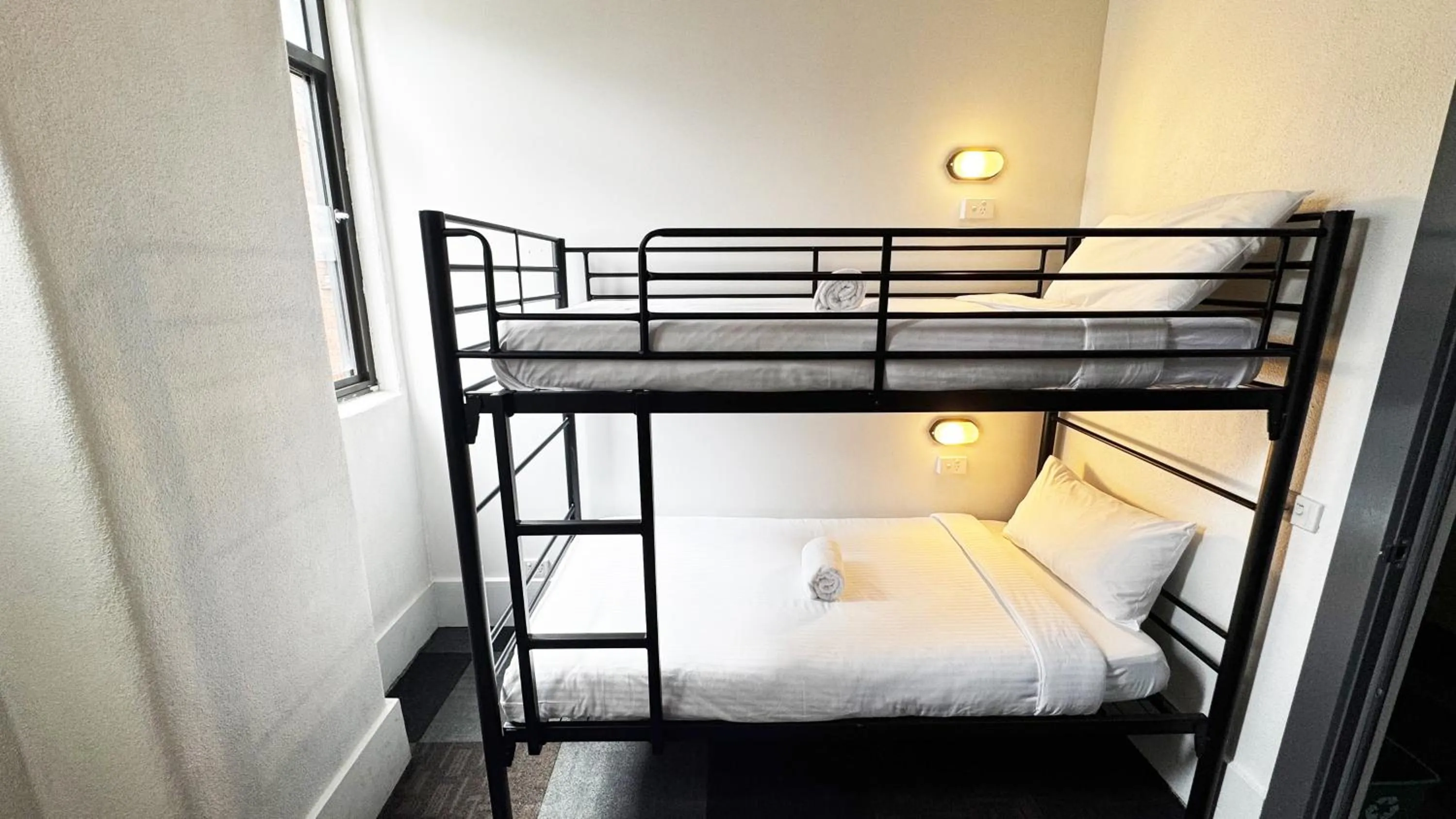 Bedroom, Bed in YHA Melbourne Central