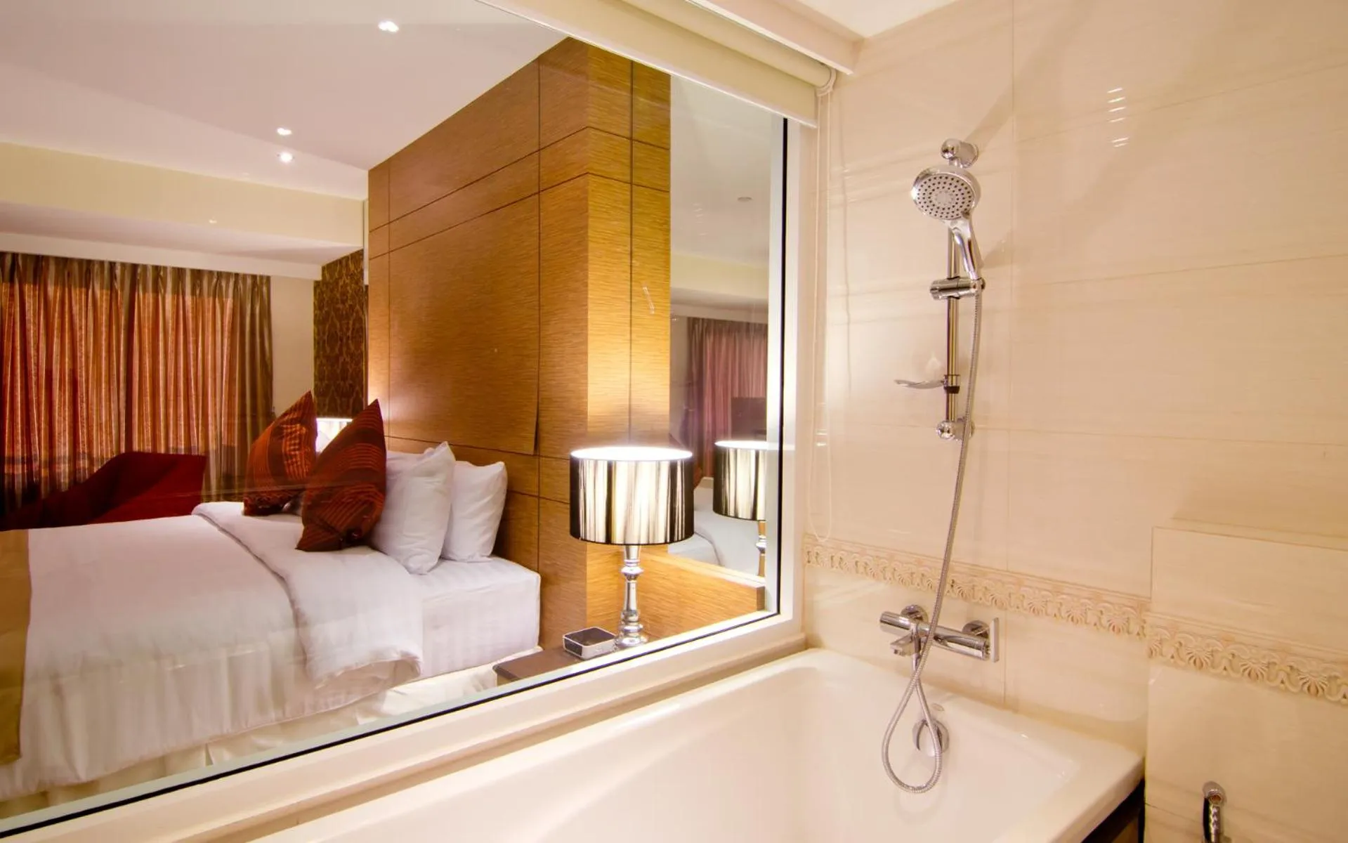 Bathroom, Bed in Grand Lord Boutique Hotel -Srinakarin
