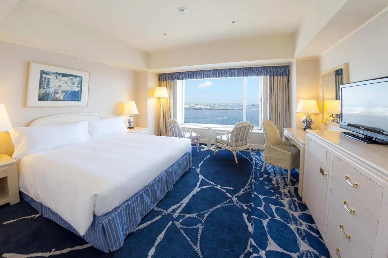 Photo of the whole room, Bed in InterContinental Yokohama Grand by IHG
